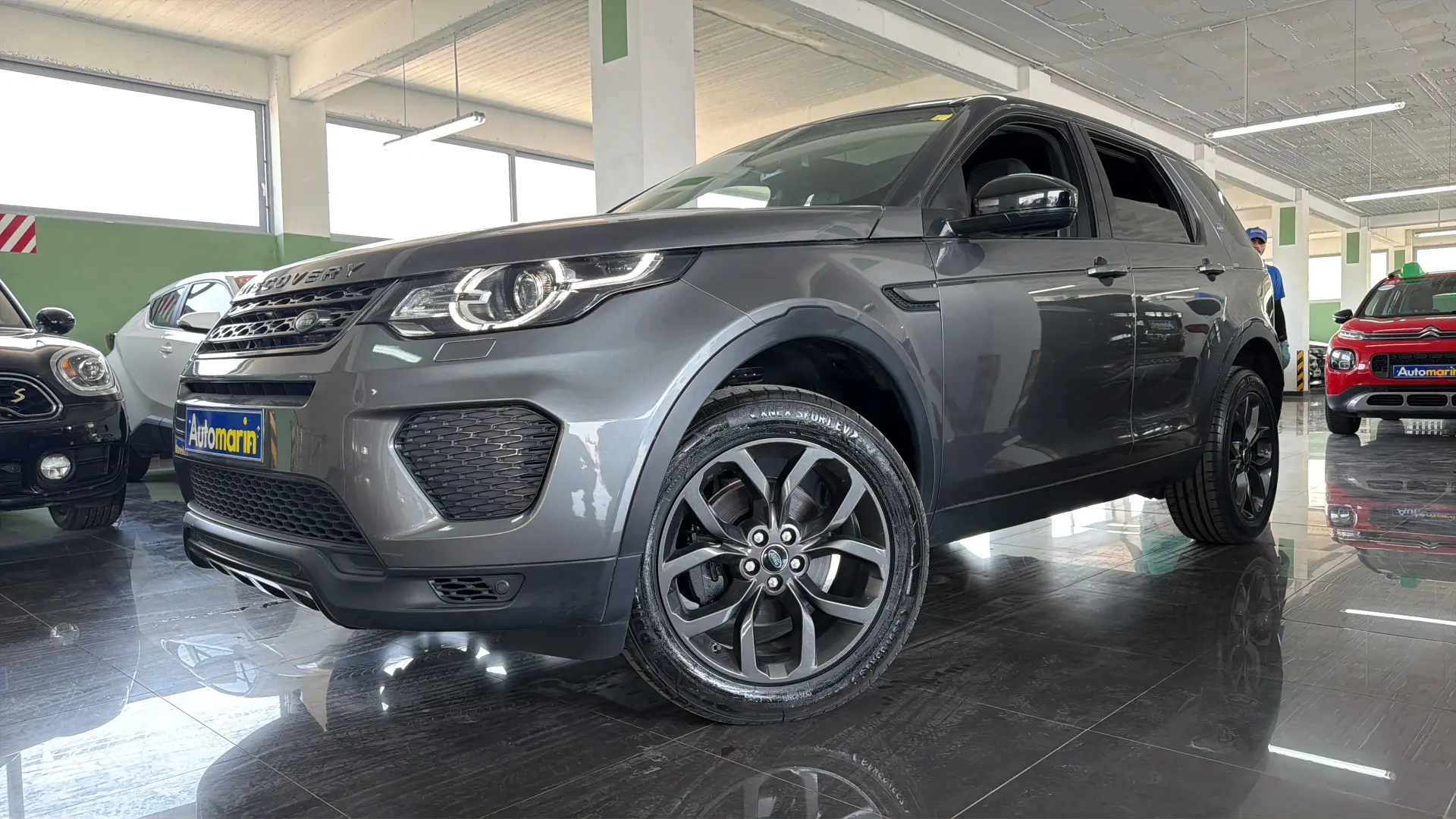 View 1 - Land Rover Discovery Sport - 2019