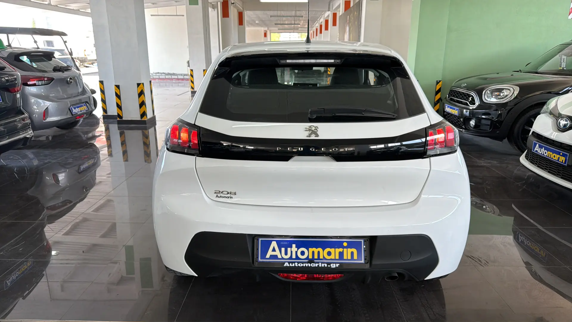 View 5 - Peugeot 208 - 2022