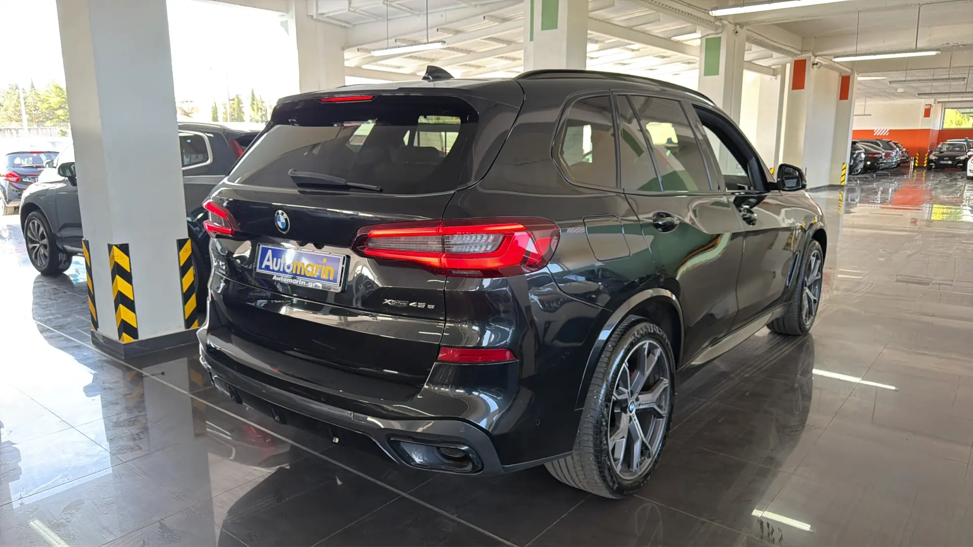 View 4 - BMW X5 - 2021