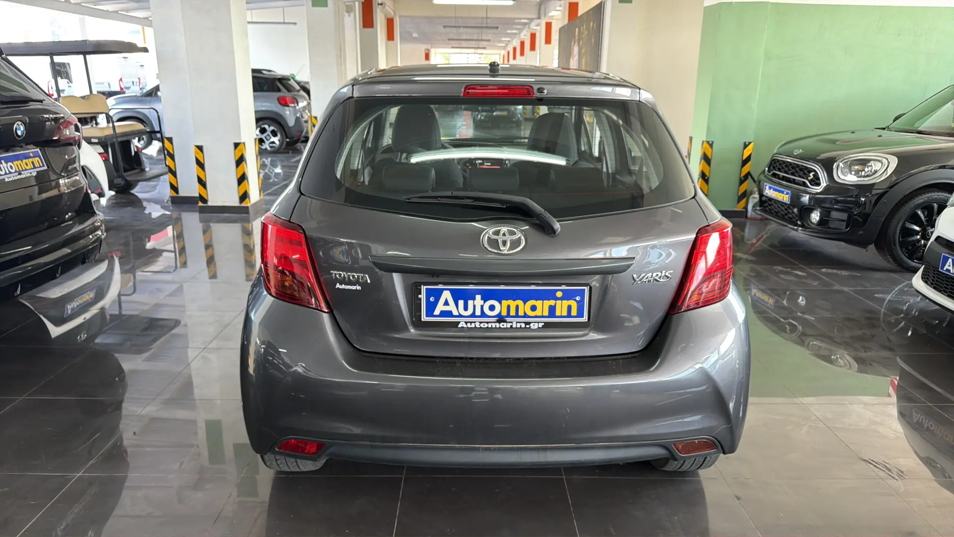 View 5 - Toyota Yaris - 2017