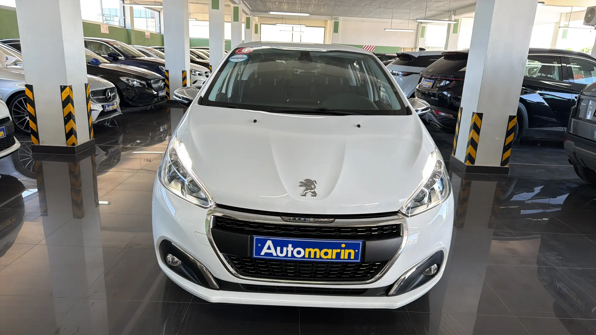 View 2 - Peugeot 208 - 2019