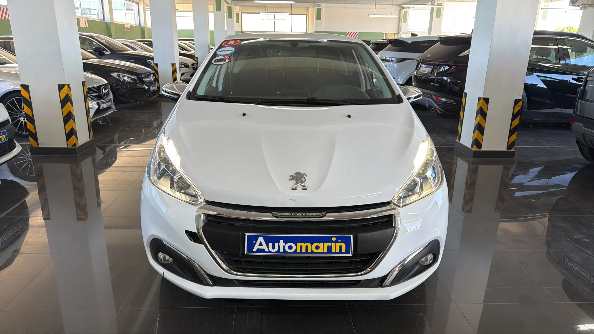 View 2 - Peugeot 208 - 2016