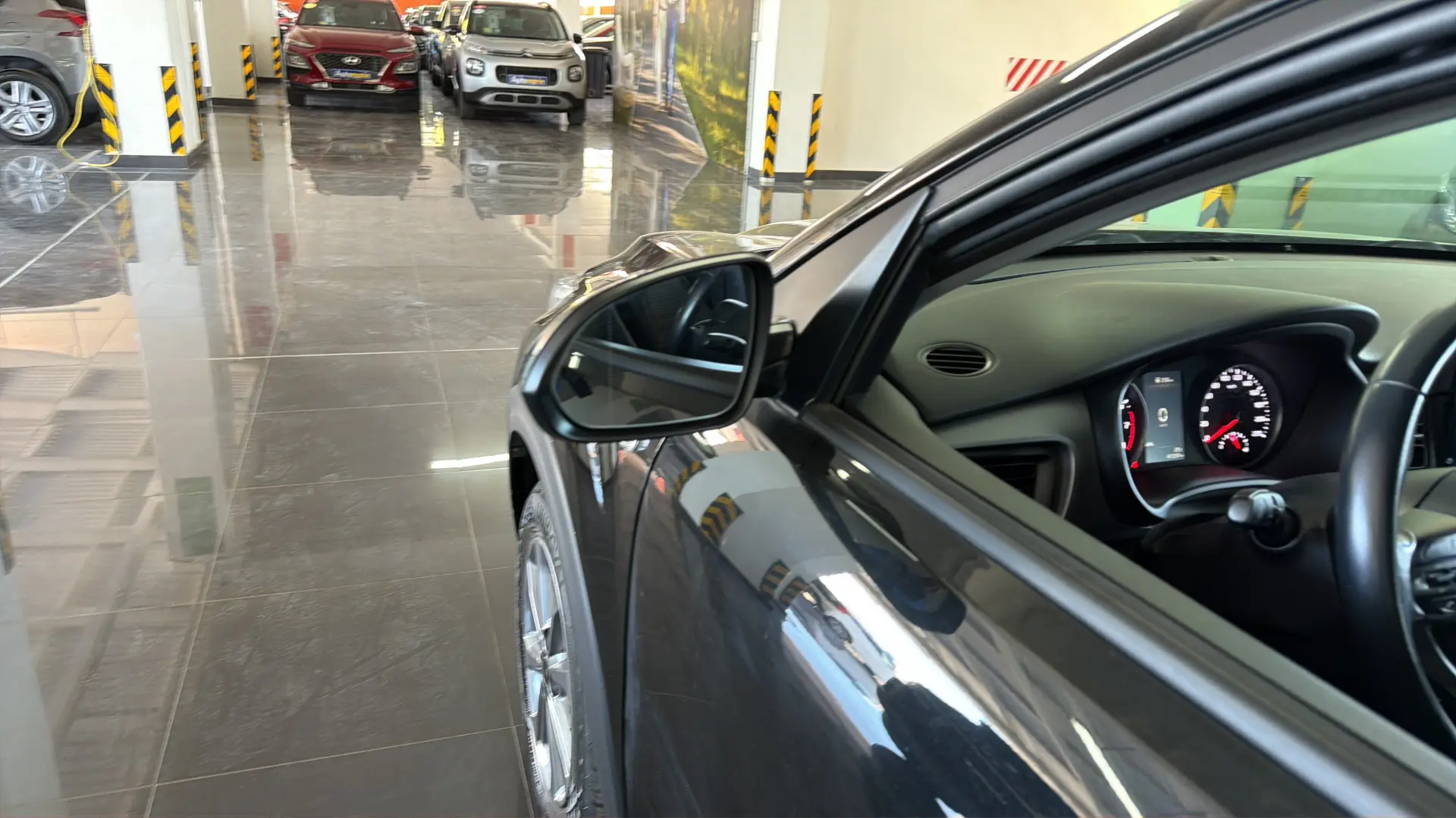 View 5 - Kia Stonic - 2021