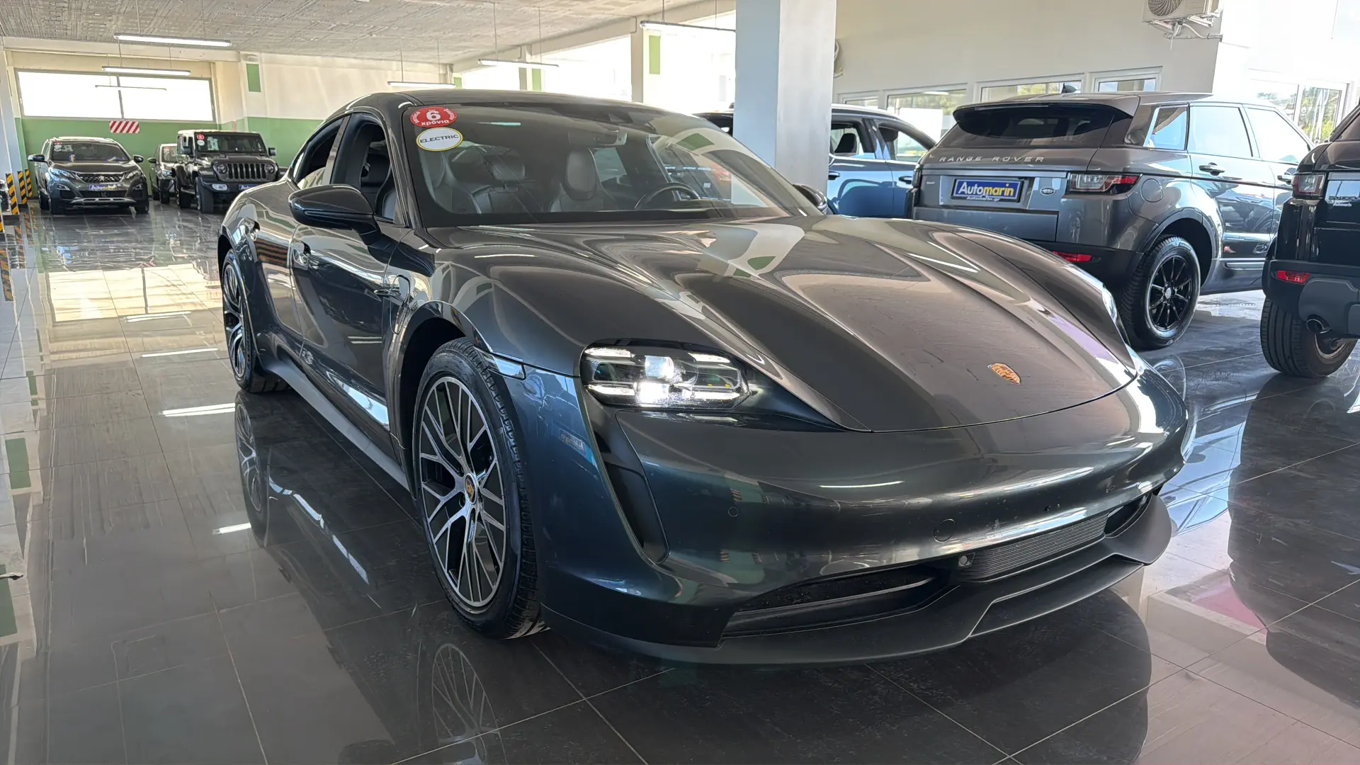 View 3 - Porsche Taycan - 2021