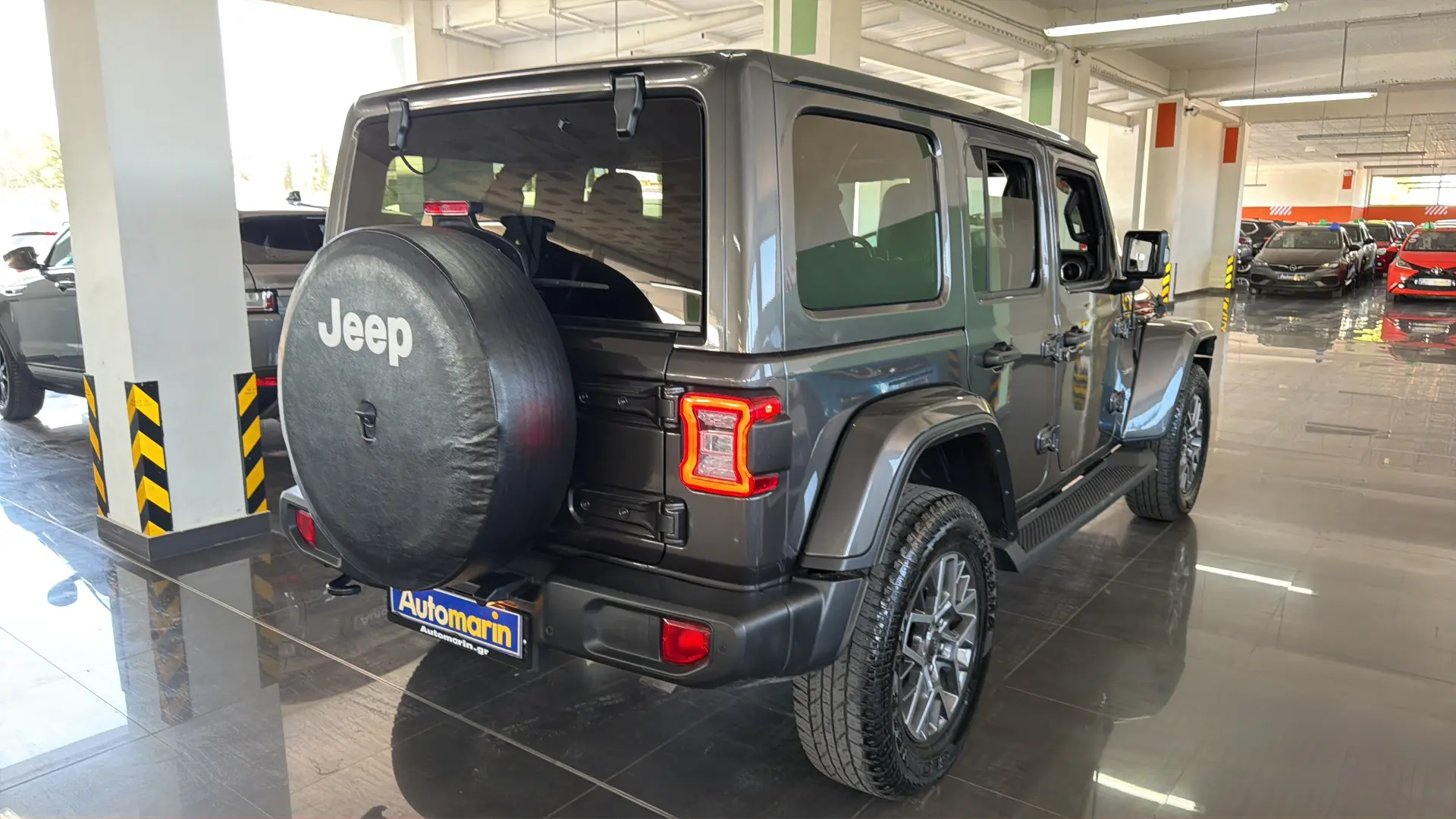 View 4 - Jeep Wrangler - 2021