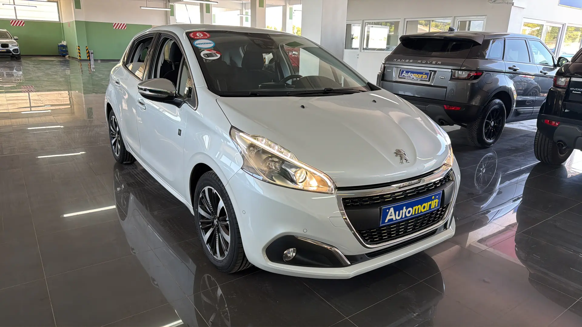 View 3 - Peugeot 208 - 2019