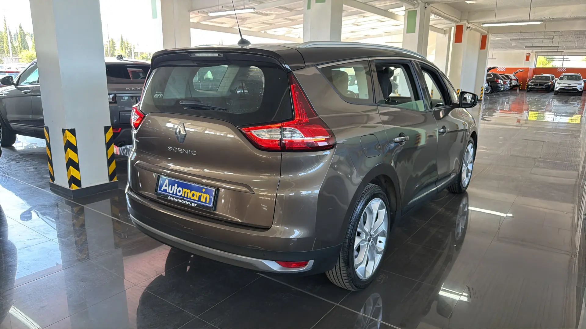 View 4 - Renault Grand Scenic - 2020
