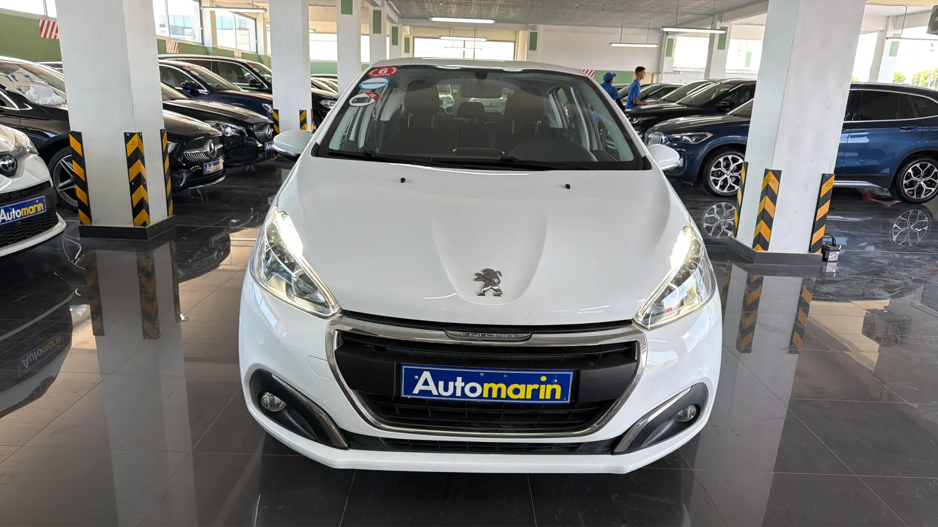 View 2 - Peugeot 208 - 2019