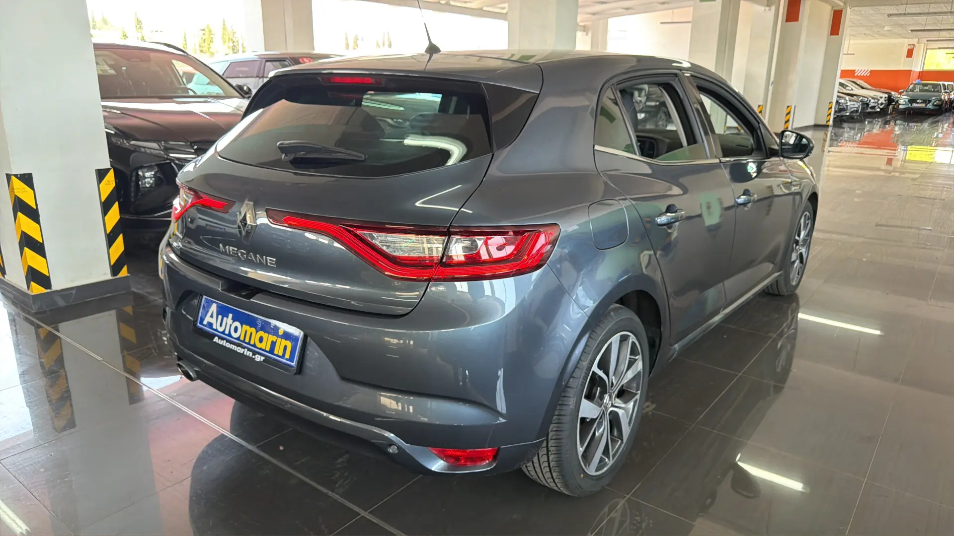 View 4 - Renault Megane - 2017