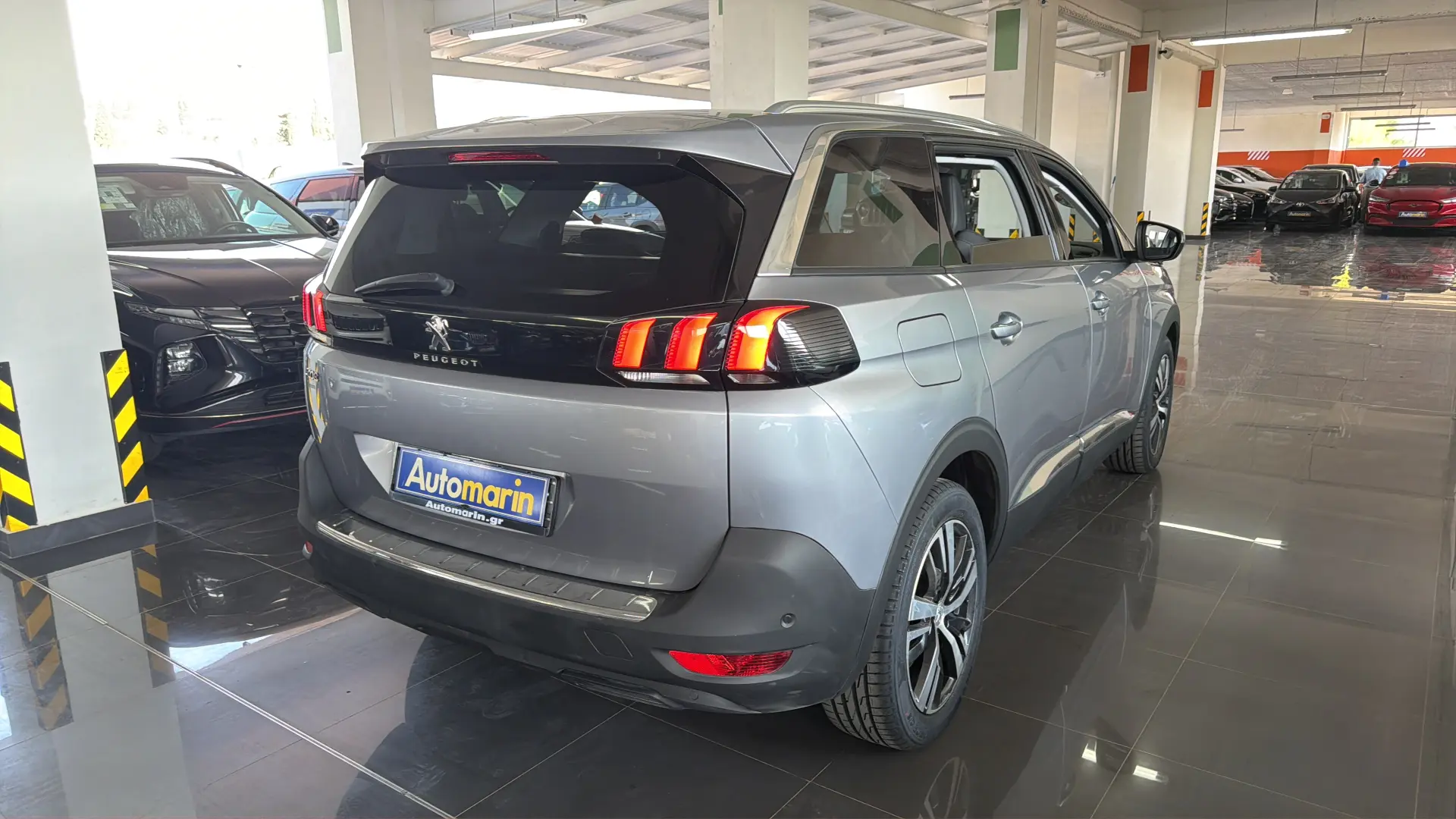 View 3 - Peugeot 5008 - 2020