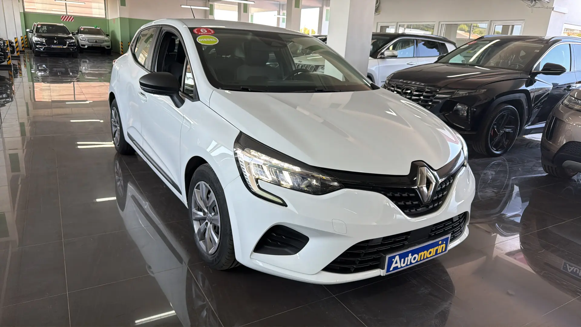 View 3 - Renault Clio - 2022