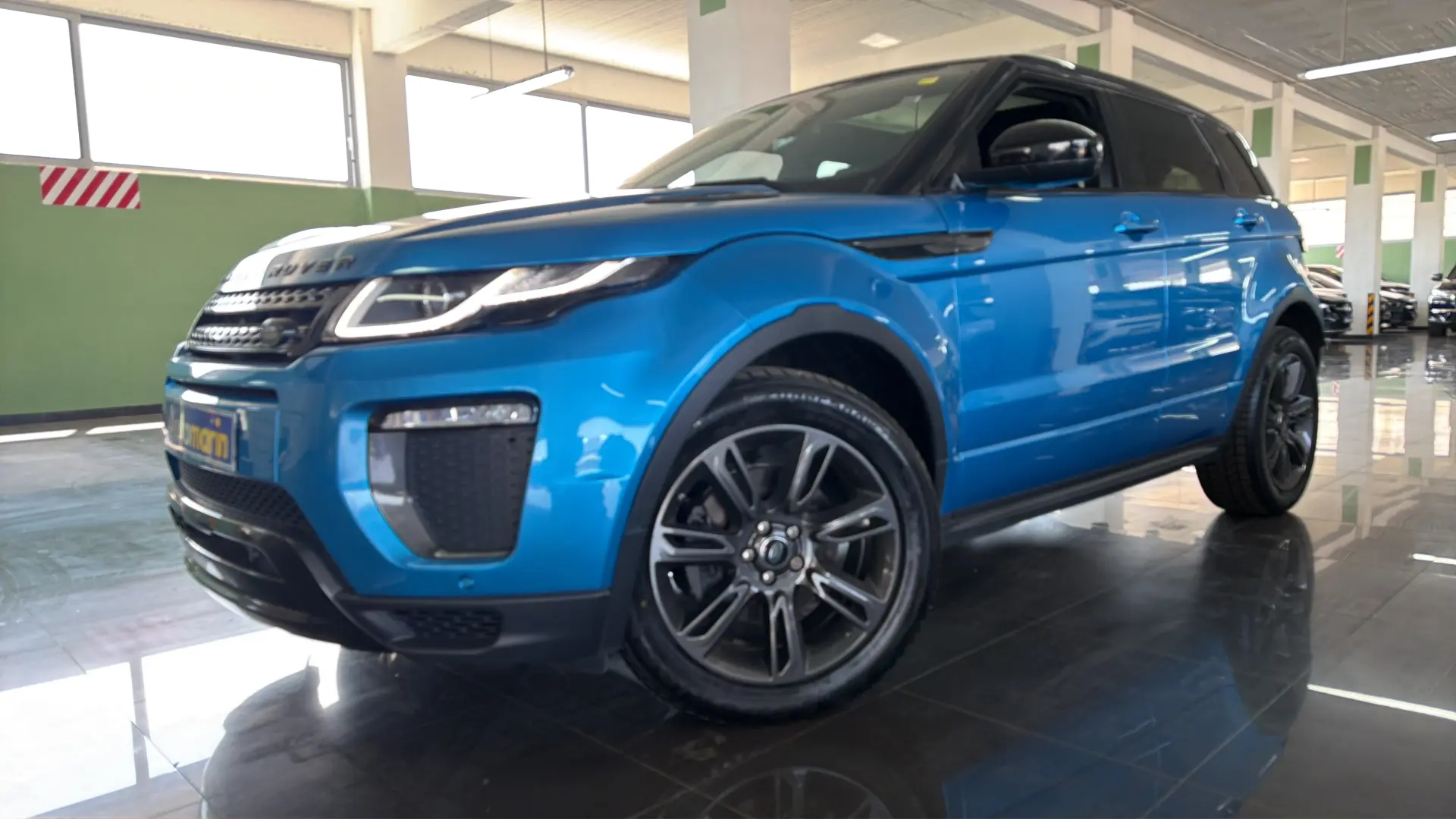 View 1 - Land Rover Range Rover Evoque - 2017