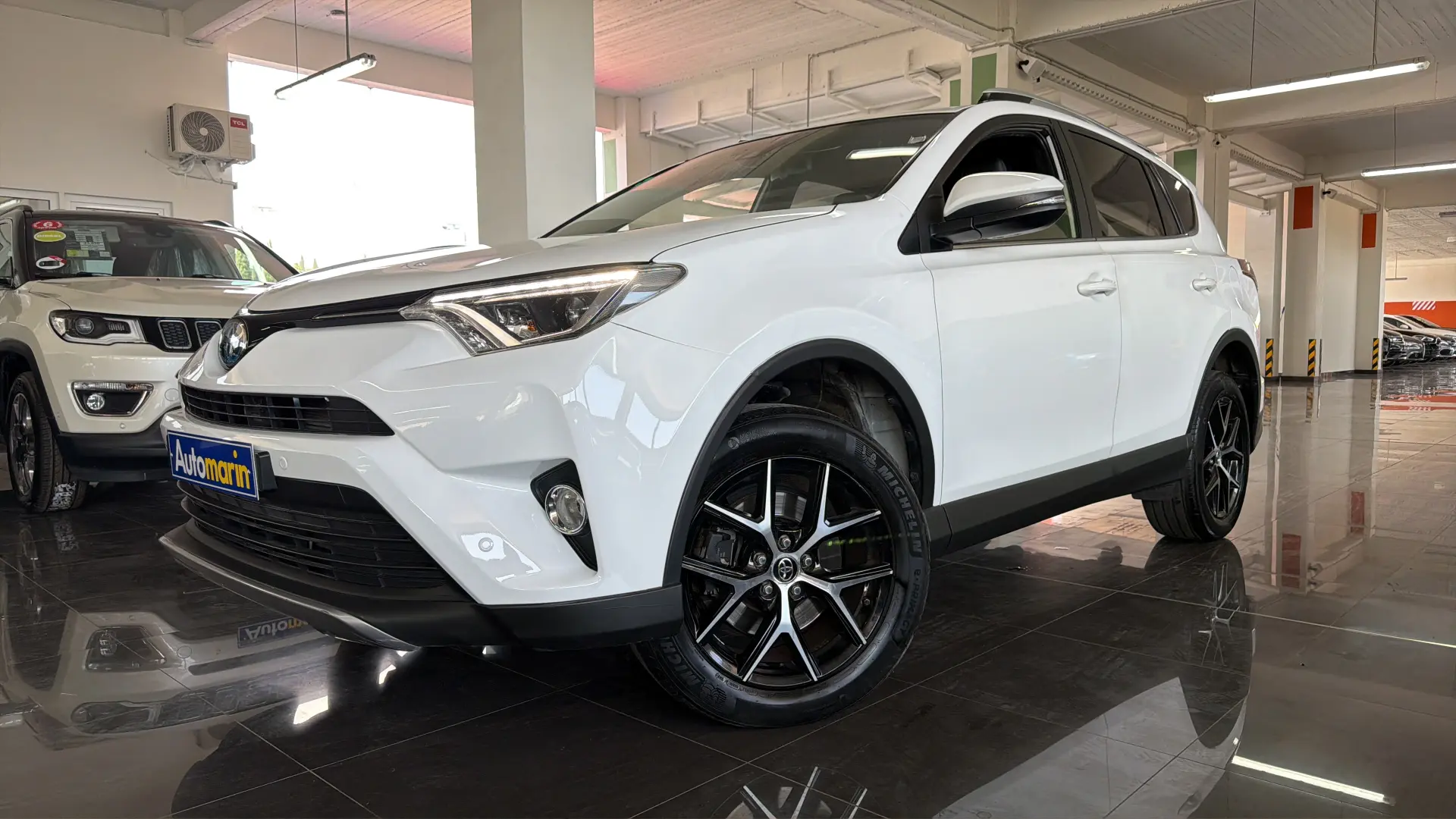 View 1 - Toyota RAV 4 - 2017