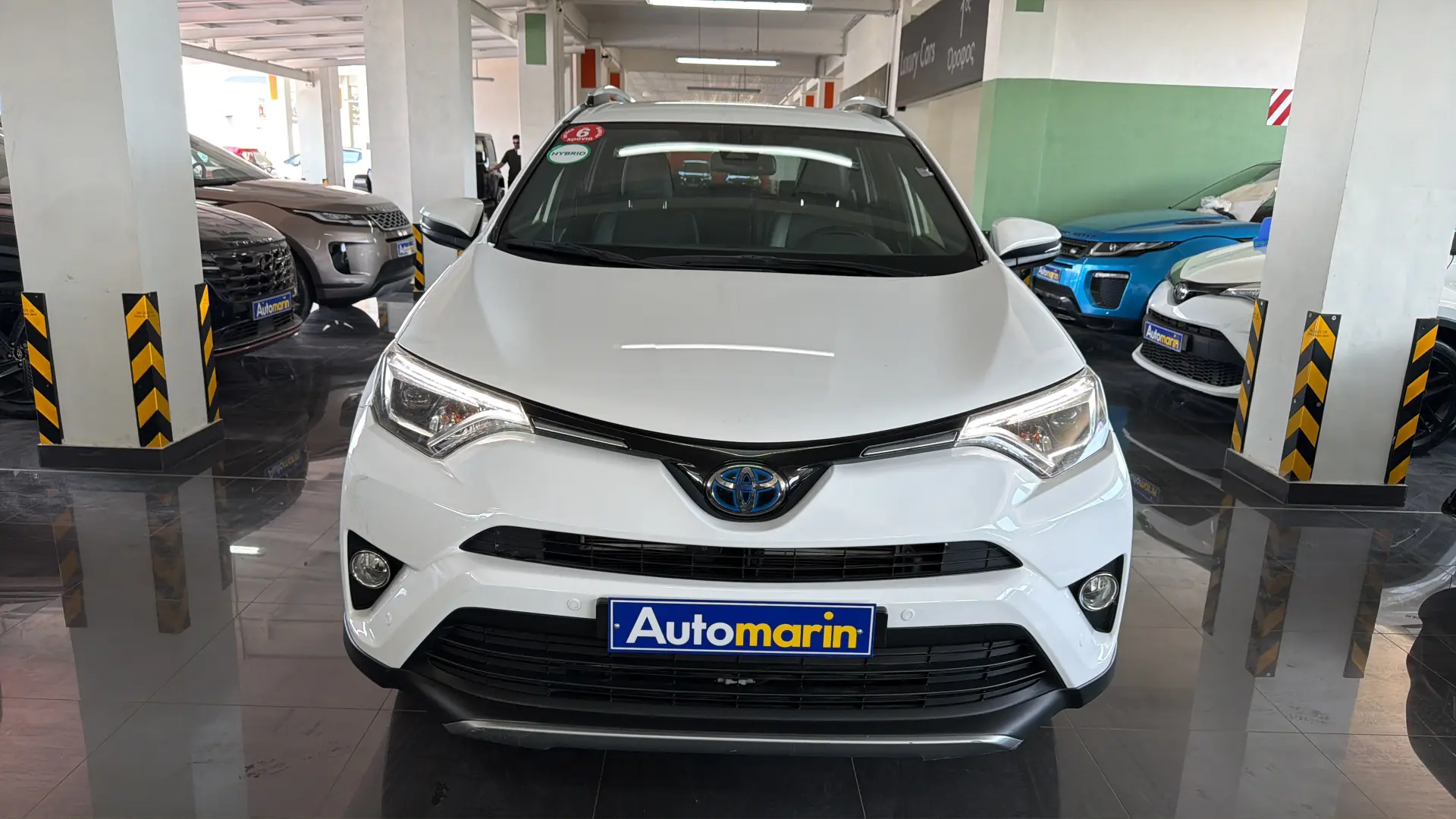 View 2 - Toyota RAV 4 - 2017