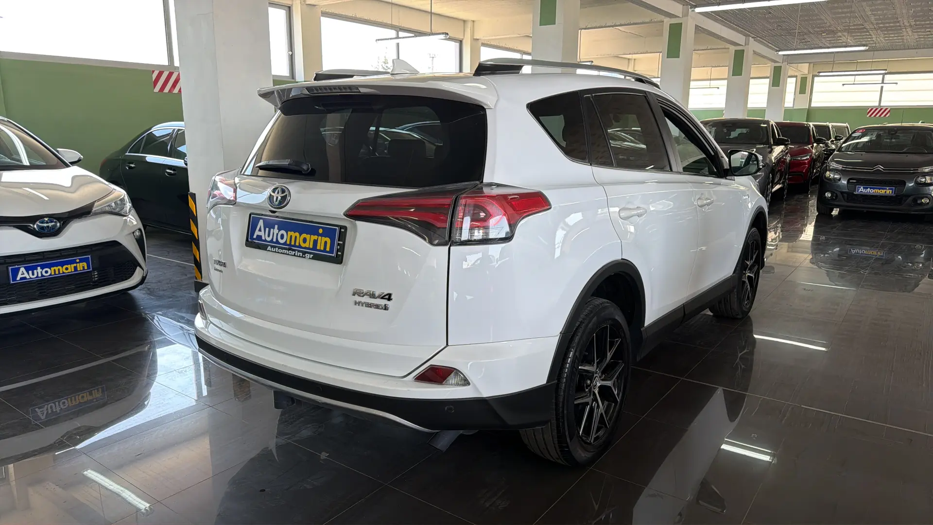 View 4 - Toyota RAV 4 - 2017