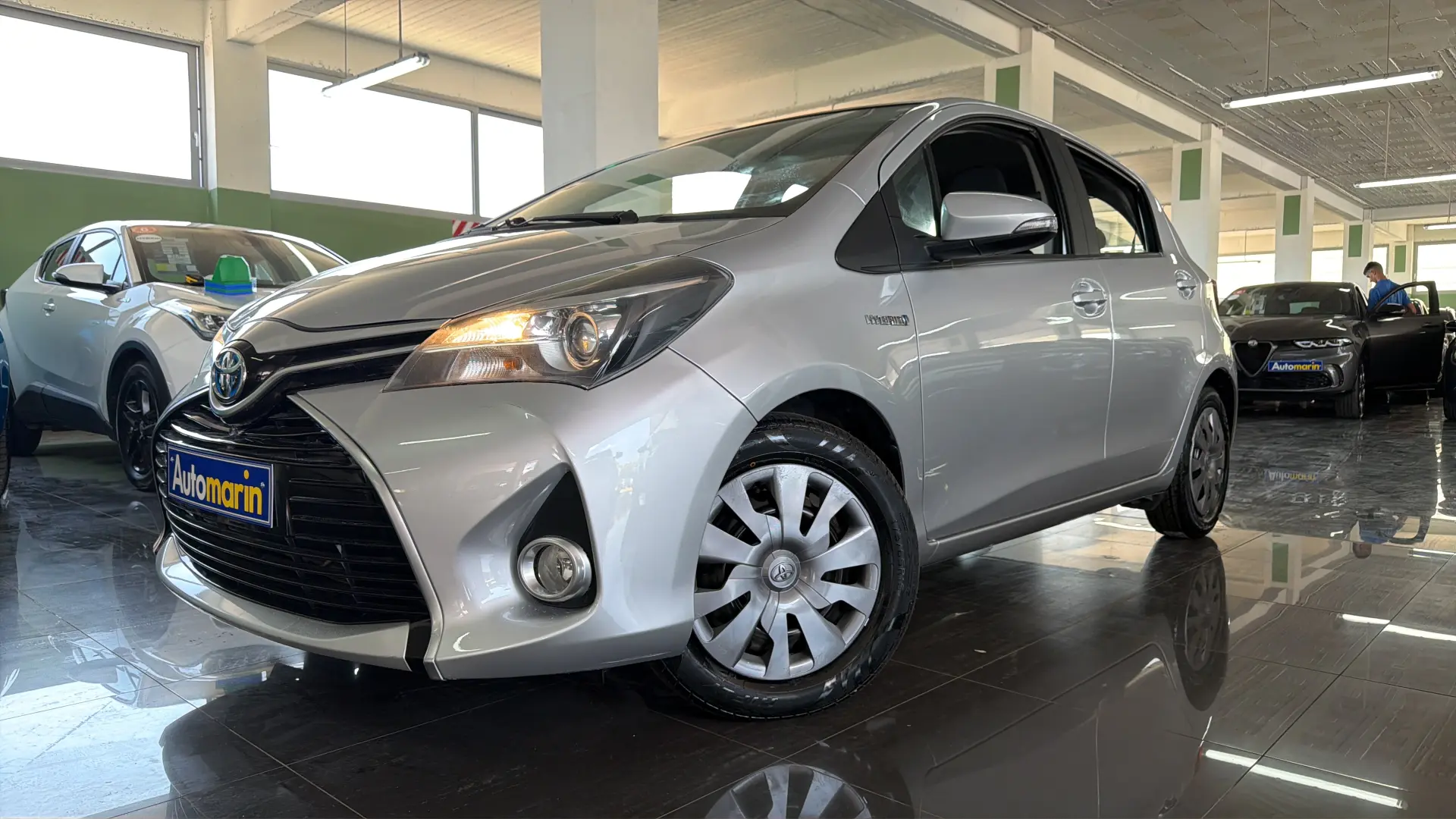 View 1 - Toyota Yaris - 2015