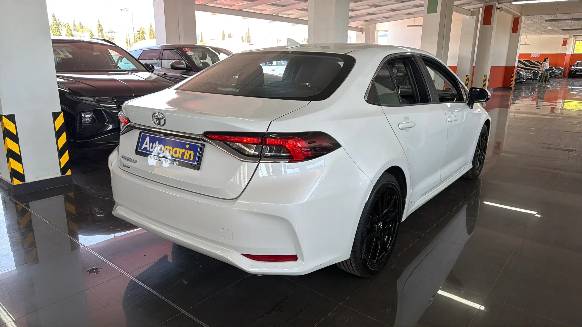 View 4 - Toyota Corolla - 2022
