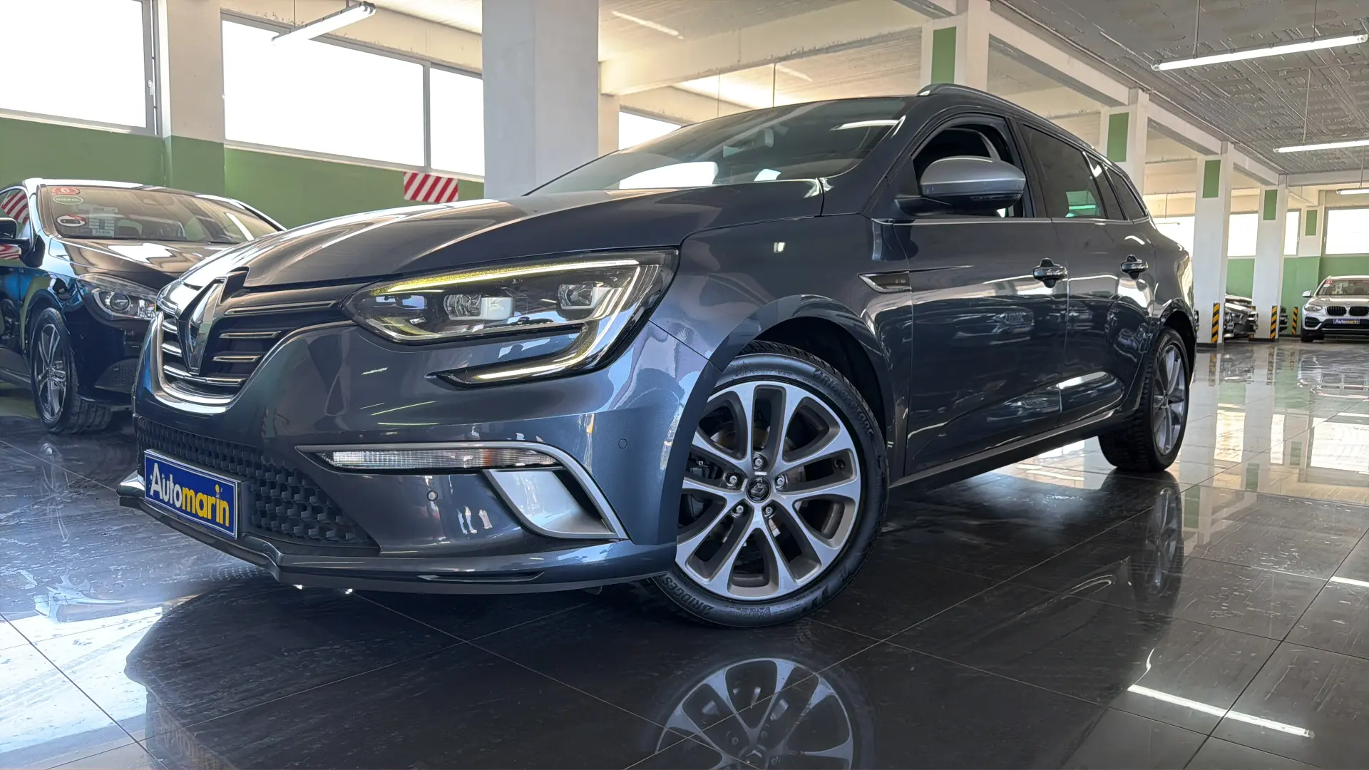 View 1 - Renault Megane - 2017