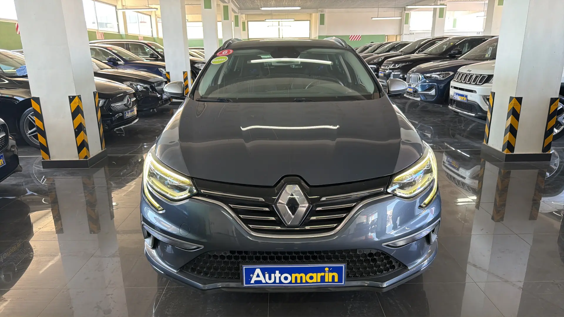 View 2 - Renault Megane - 2017
