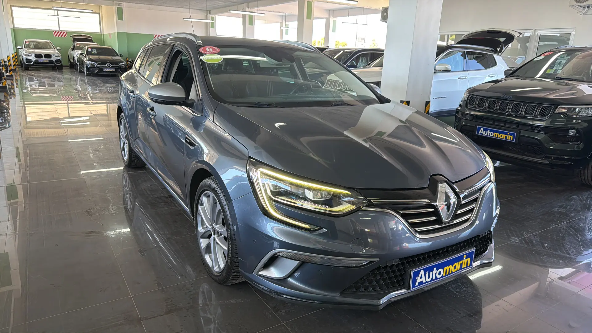 View 3 - Renault Megane - 2017