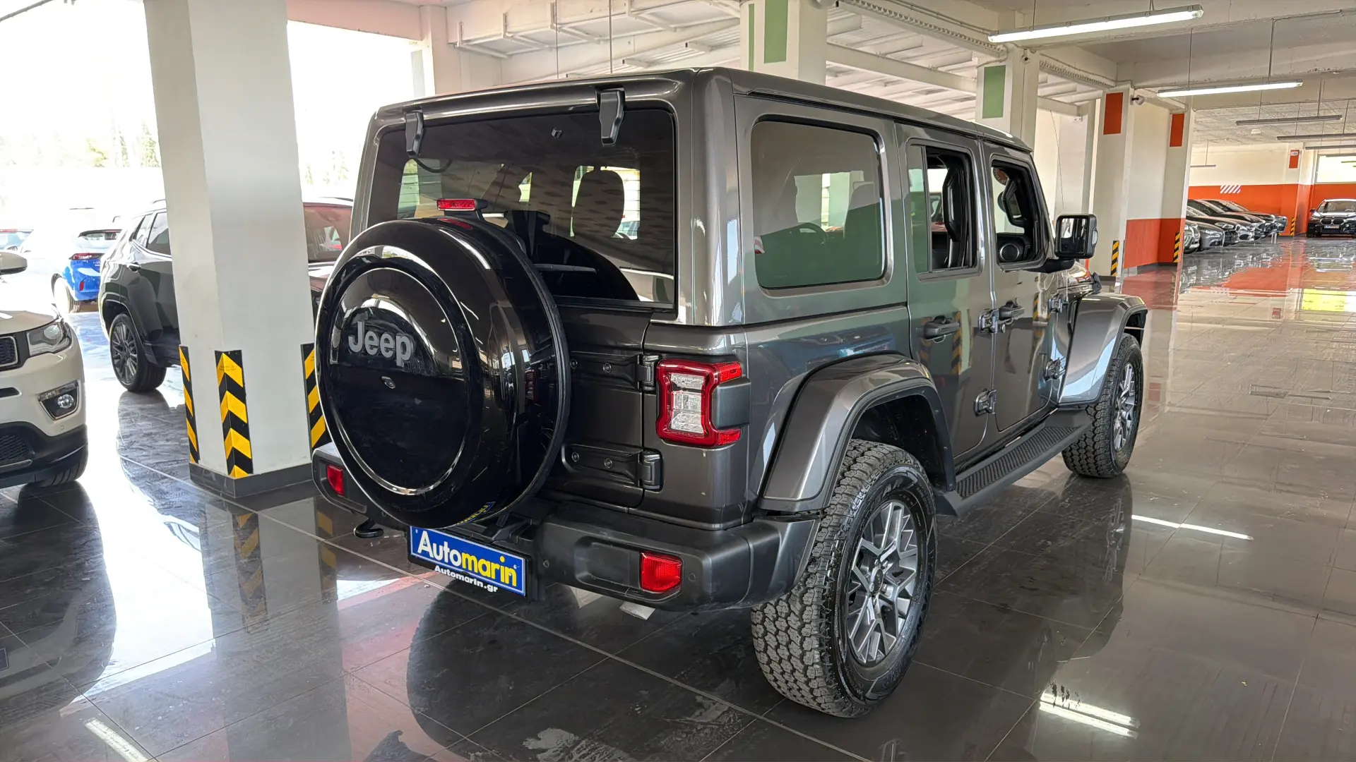 View 4 - Jeep Wrangler - 2021