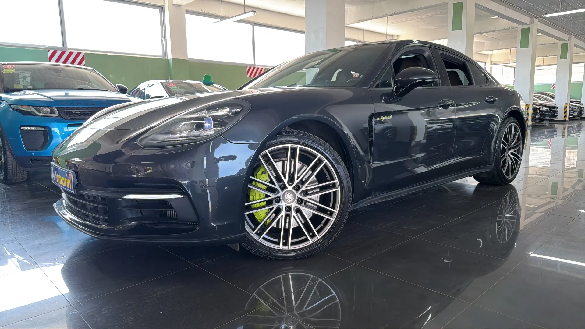 View 1 - Porsche Panamera - 2019