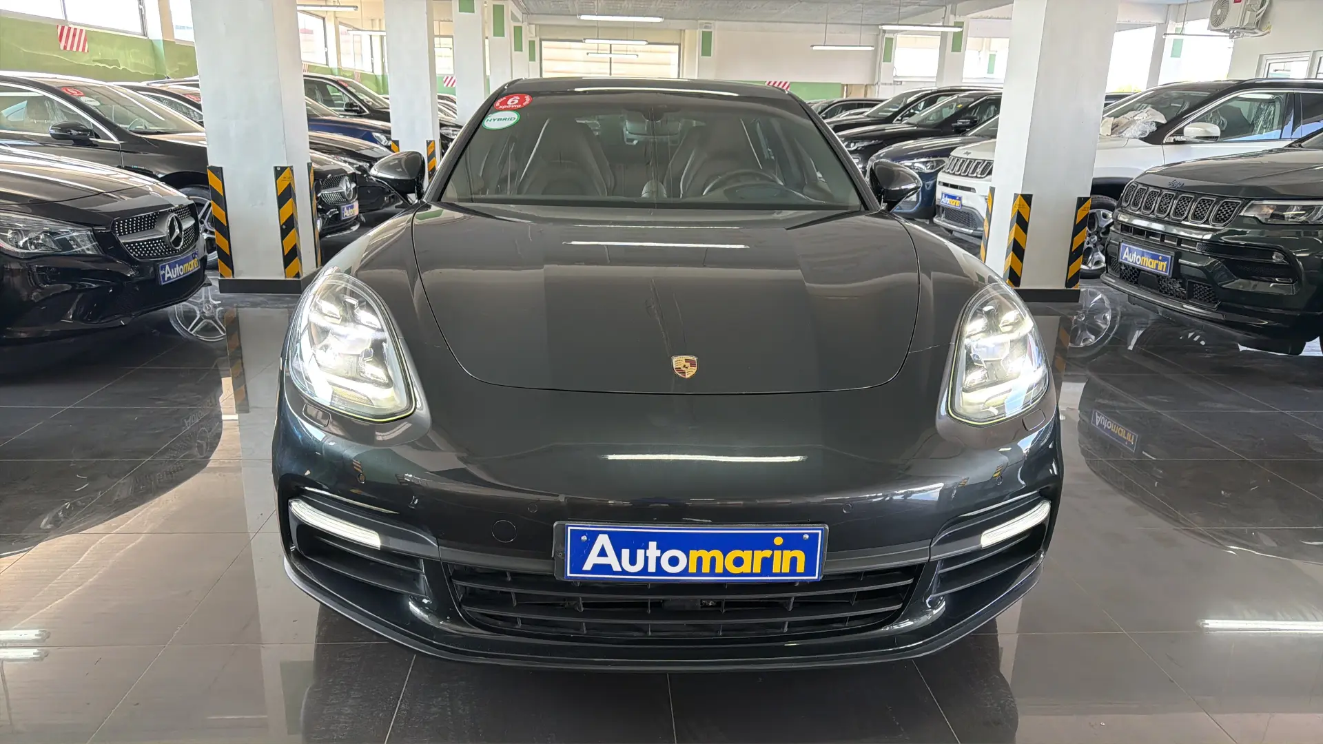 View 2 - Porsche Panamera - 2019