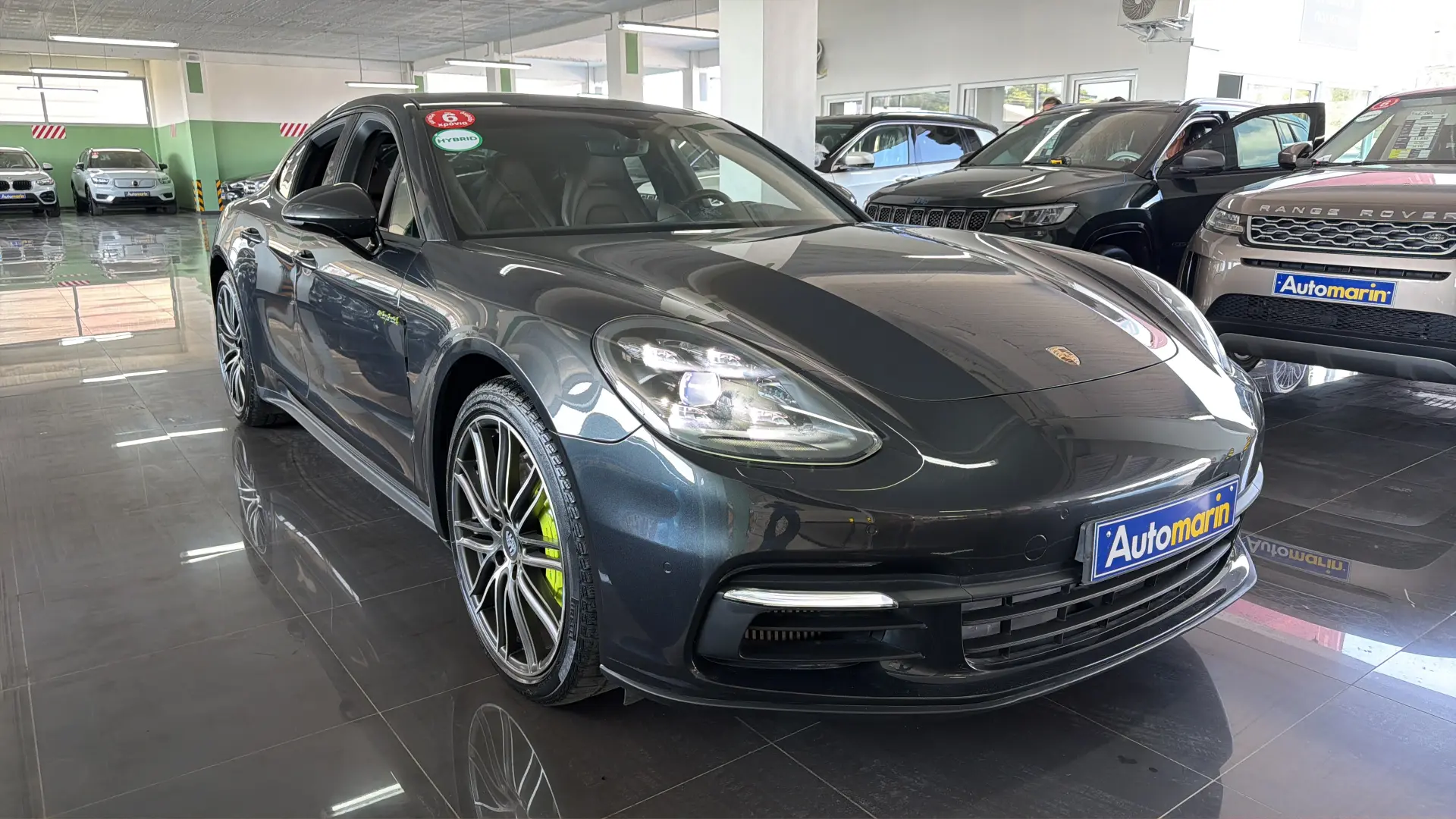 View 3 - Porsche Panamera - 2019