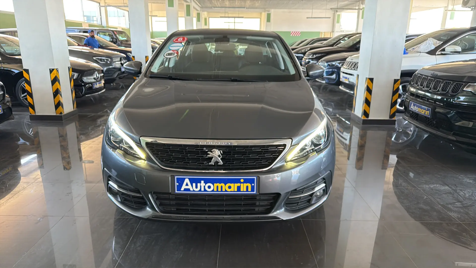 View 2 - Peugeot 308 - 2020