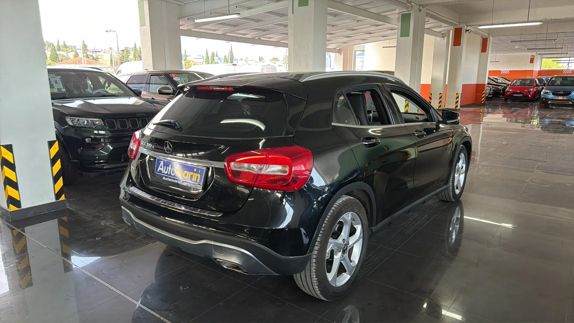 View 4 - Mercedes-Benz GLA 180 - 2018