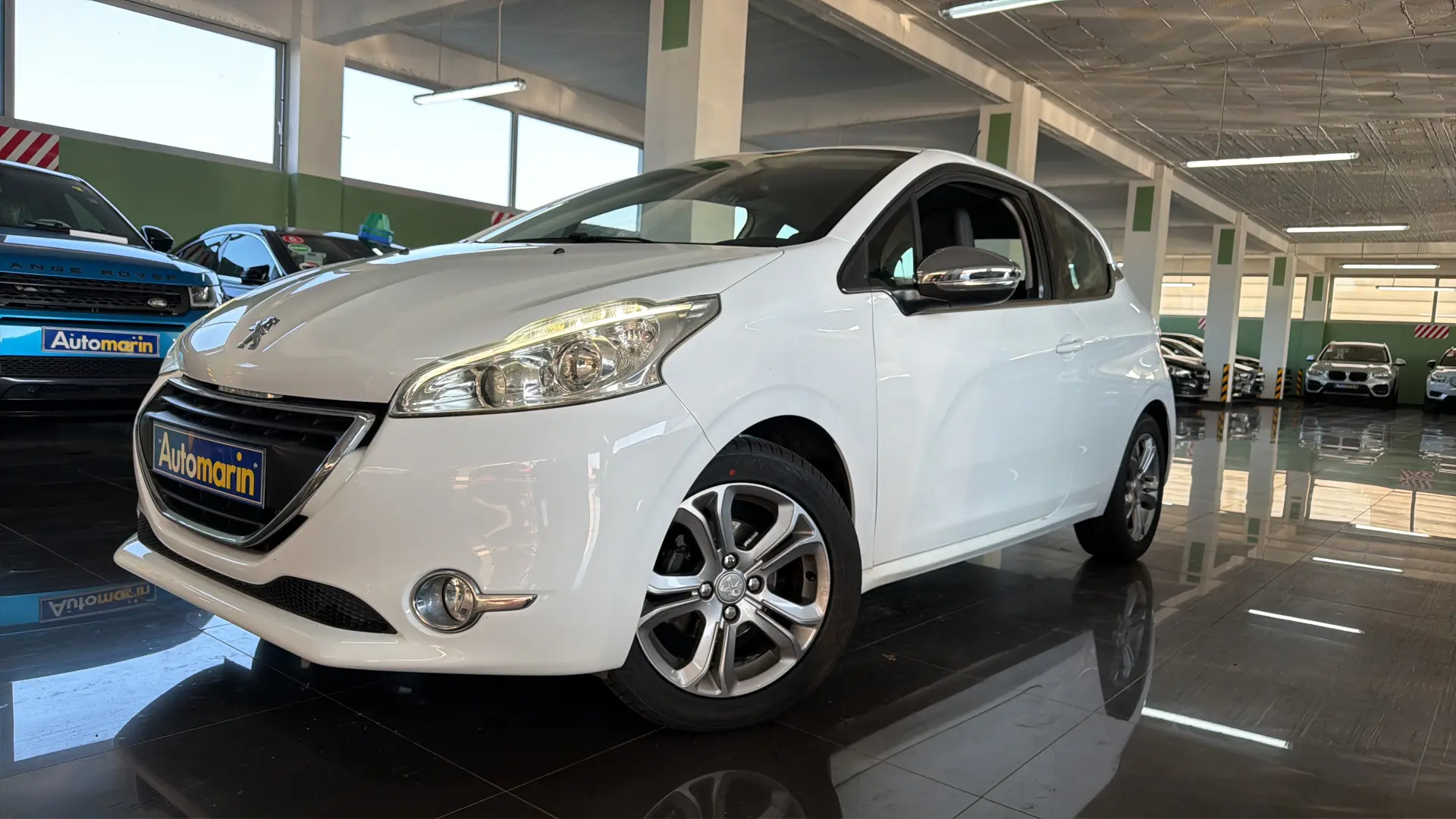 View 1 - Peugeot 208 - 2015