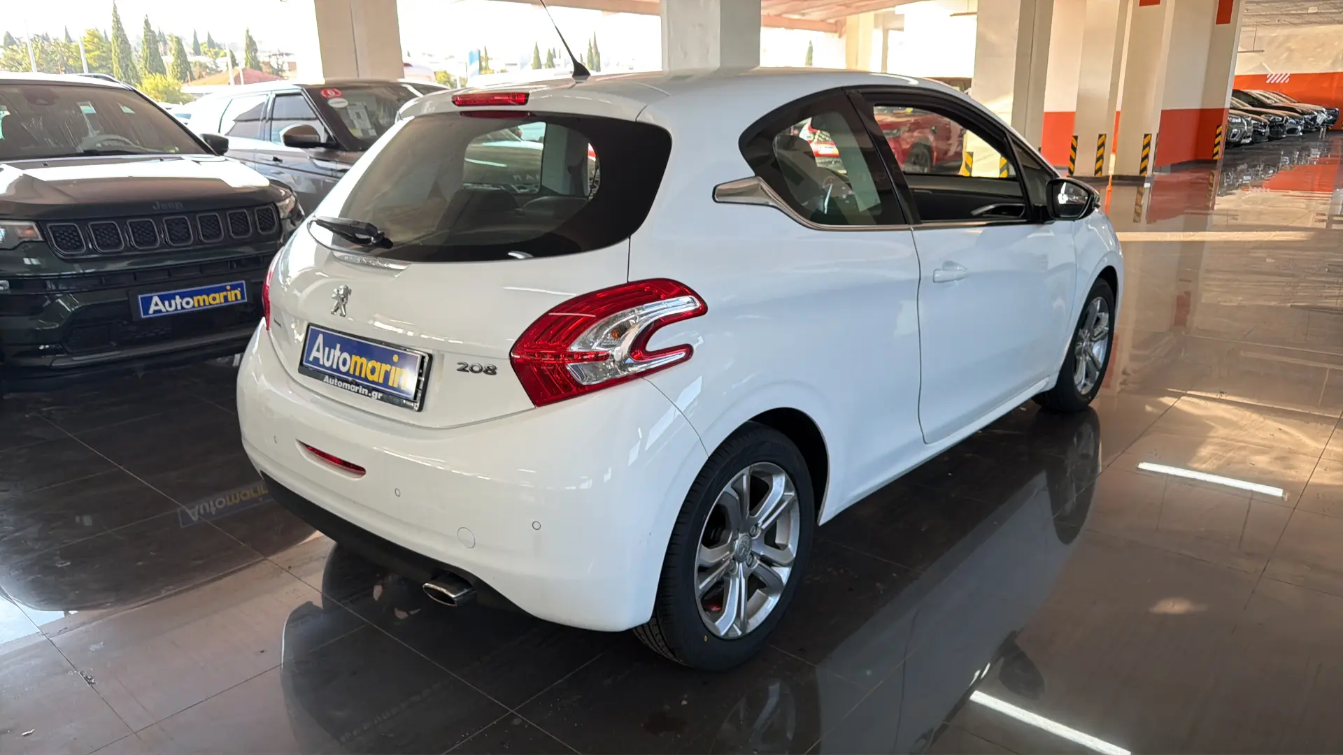 View 4 - Peugeot 208 - 2015