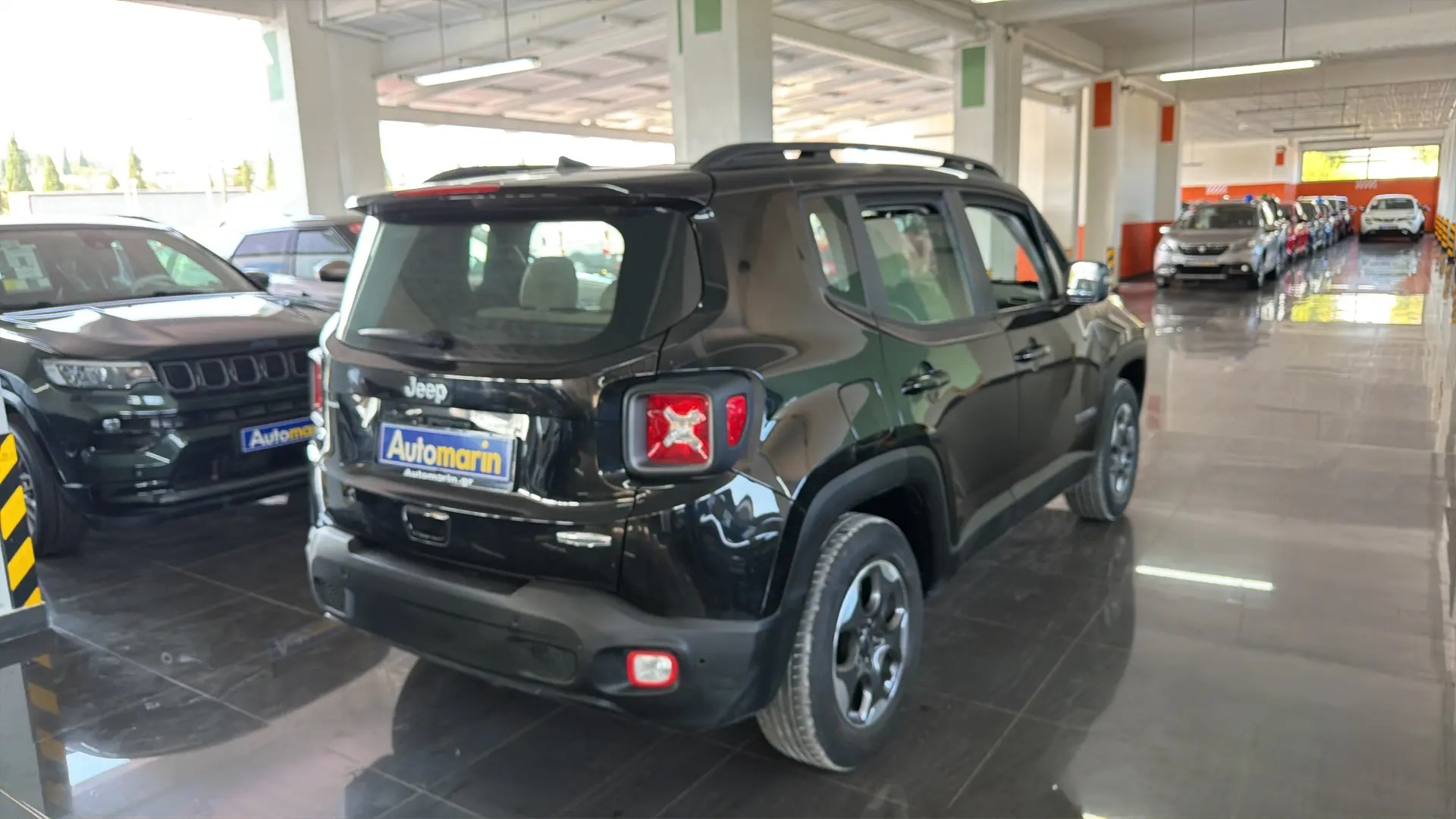 View 4 - Jeep Renegade - 2018
