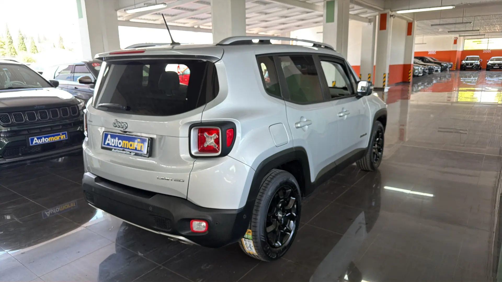 View 4 - Jeep Renegade - 2017