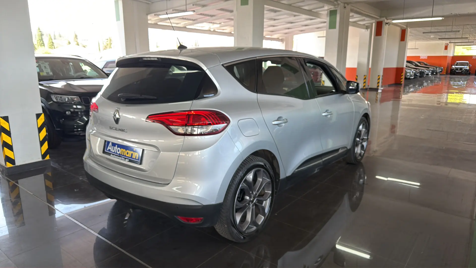View 4 - Renault Scenic - 2018