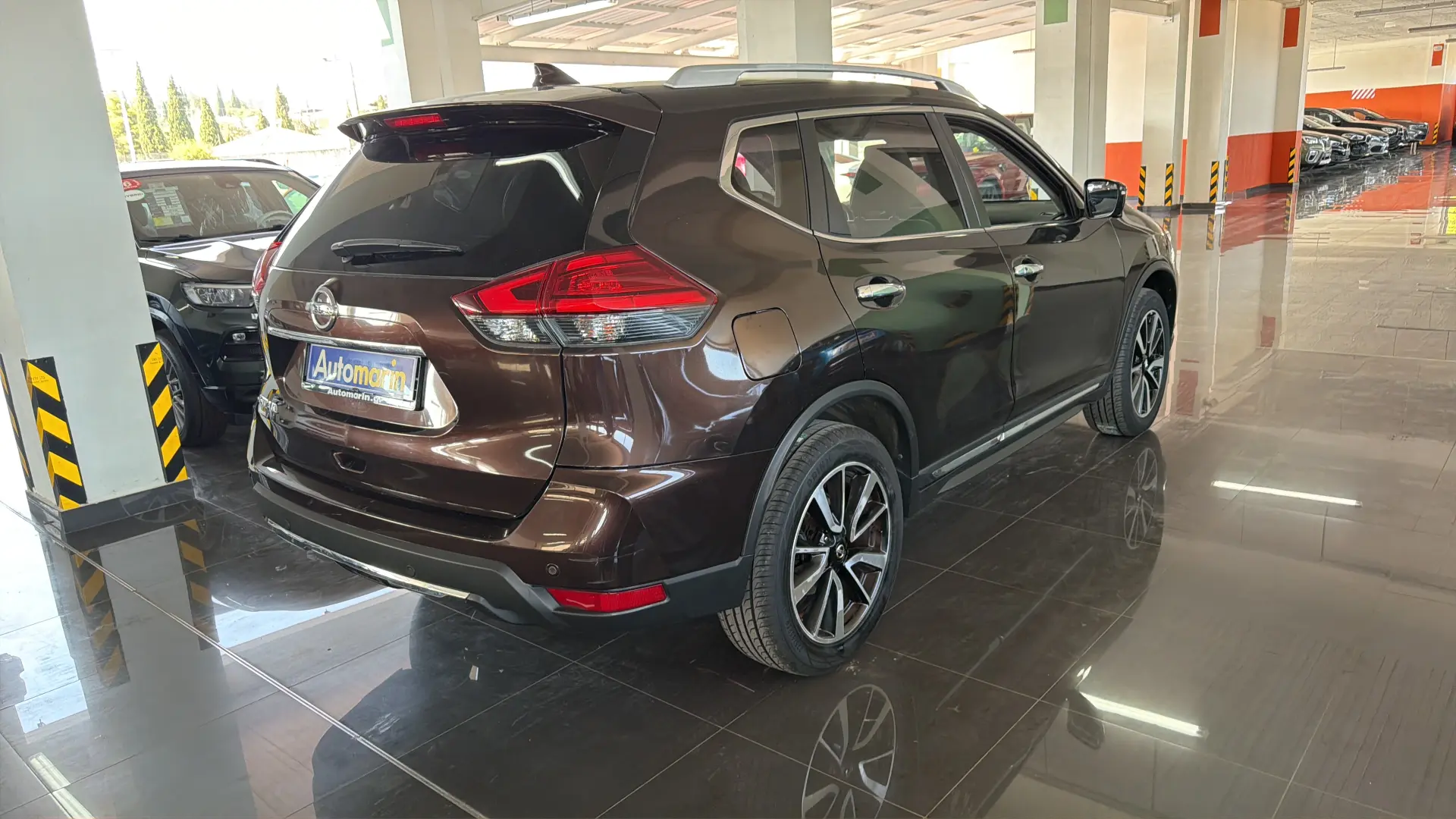 View 4 - Nissan X-Trail - 2018