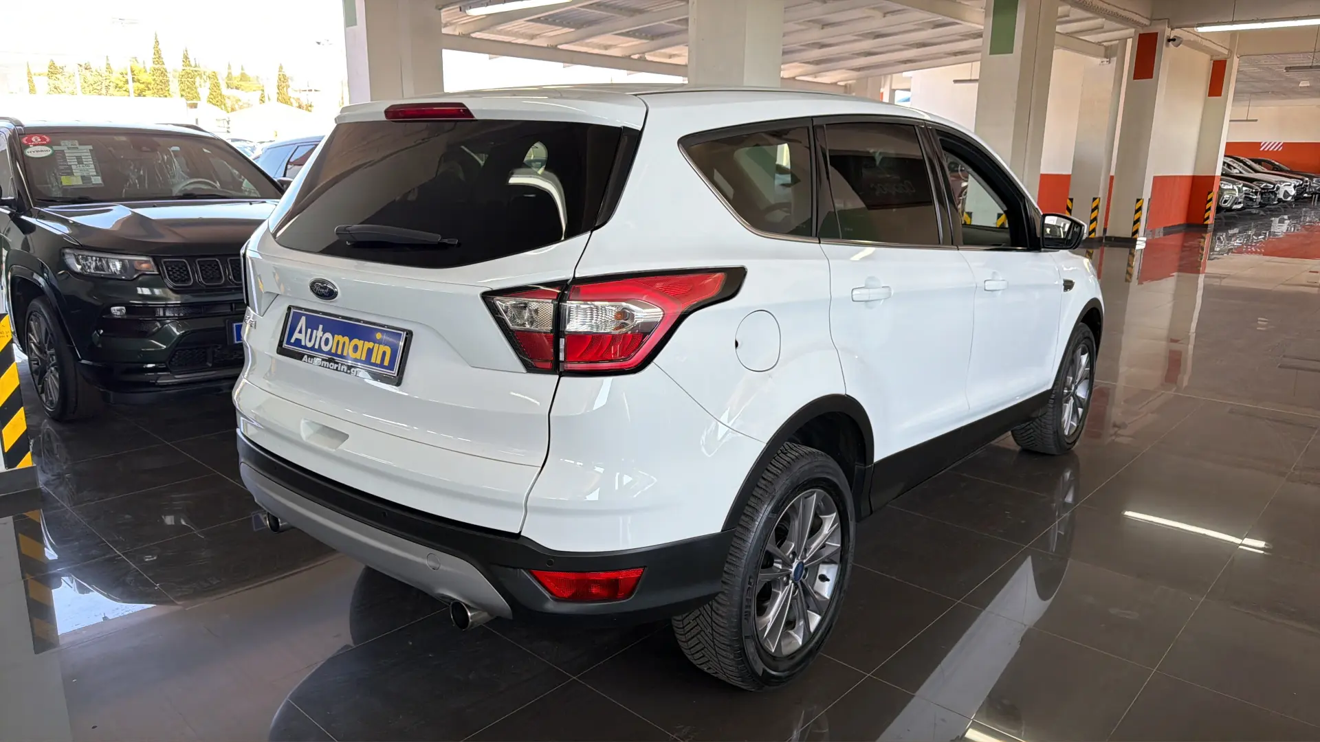 View 4 - Ford Kuga - 2017
