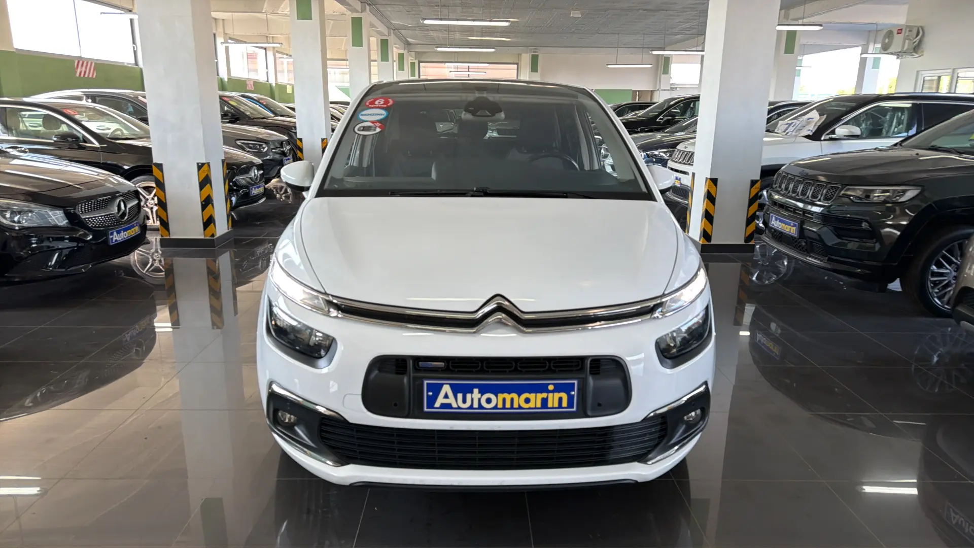 View 2 - Citroen C4 Picasso - 2017