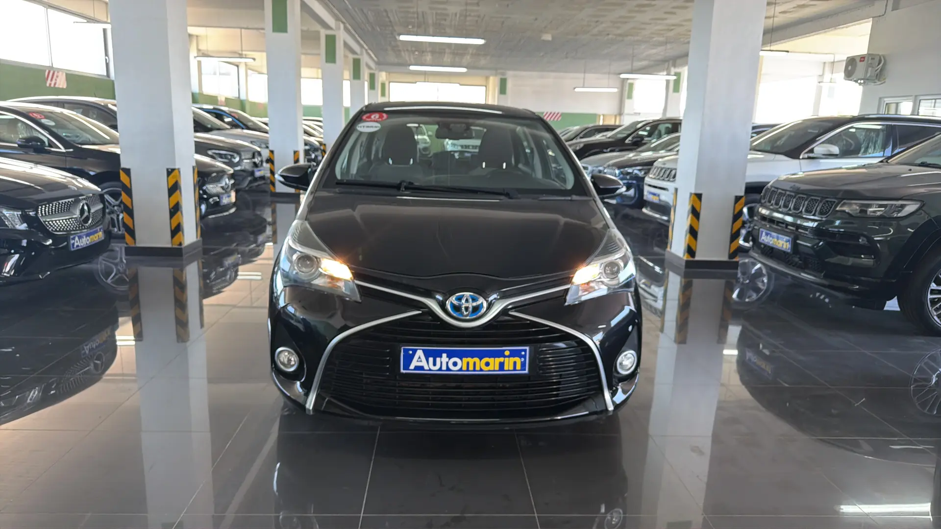 View 2 - Toyota Yaris - 2015