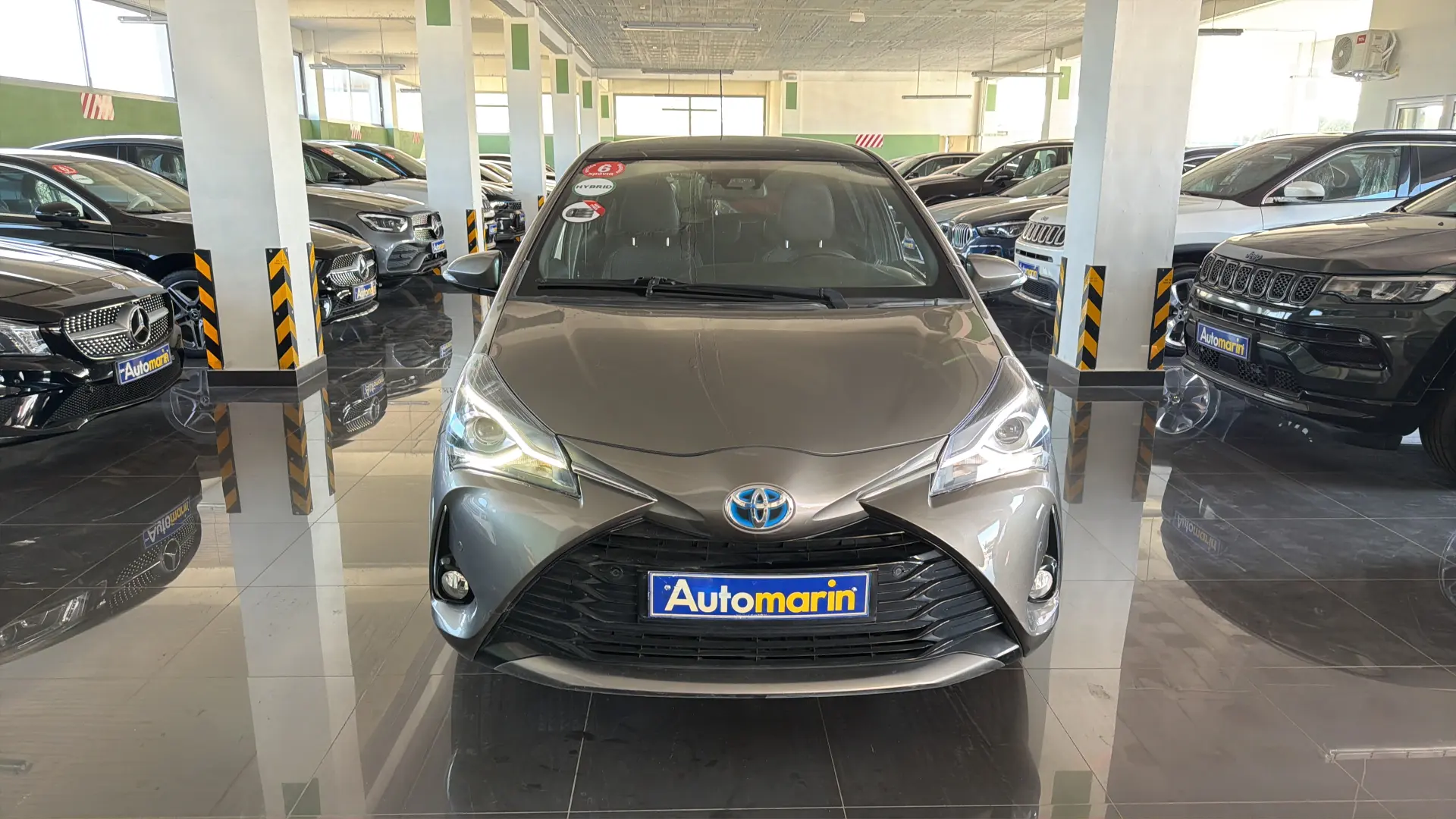 View 2 - Toyota Yaris - 2017