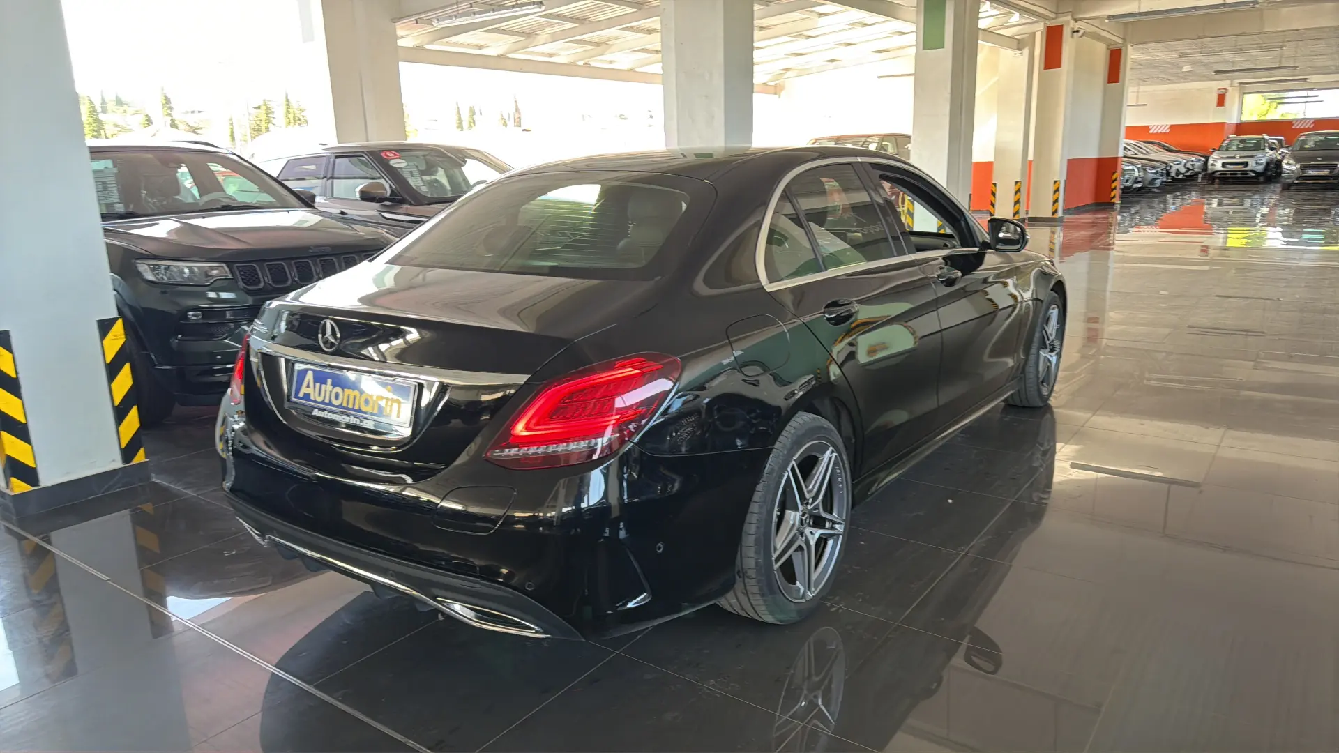 View 4 - Mercedes-Benz C 300 - 2021