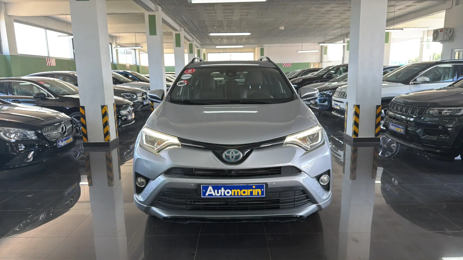 View 2 - Toyota RAV 4 - 2016