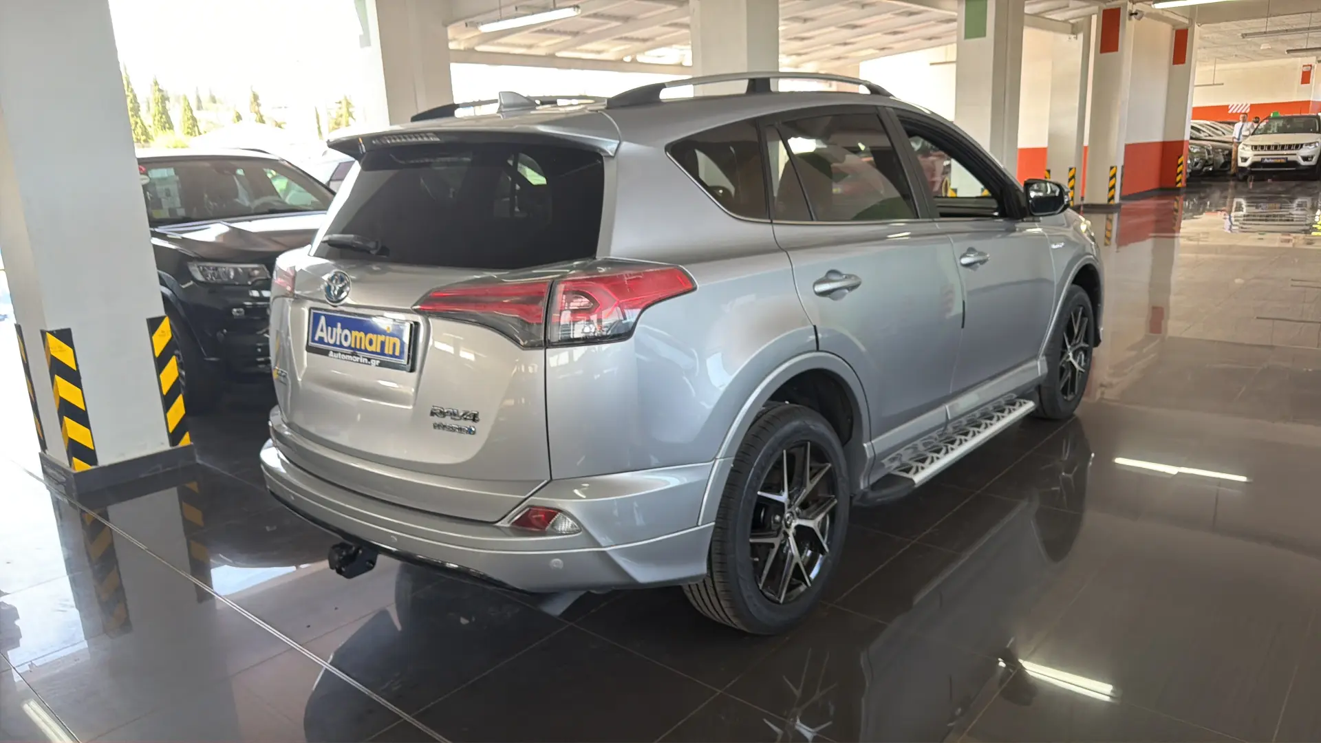 View 4 - Toyota RAV 4 - 2016