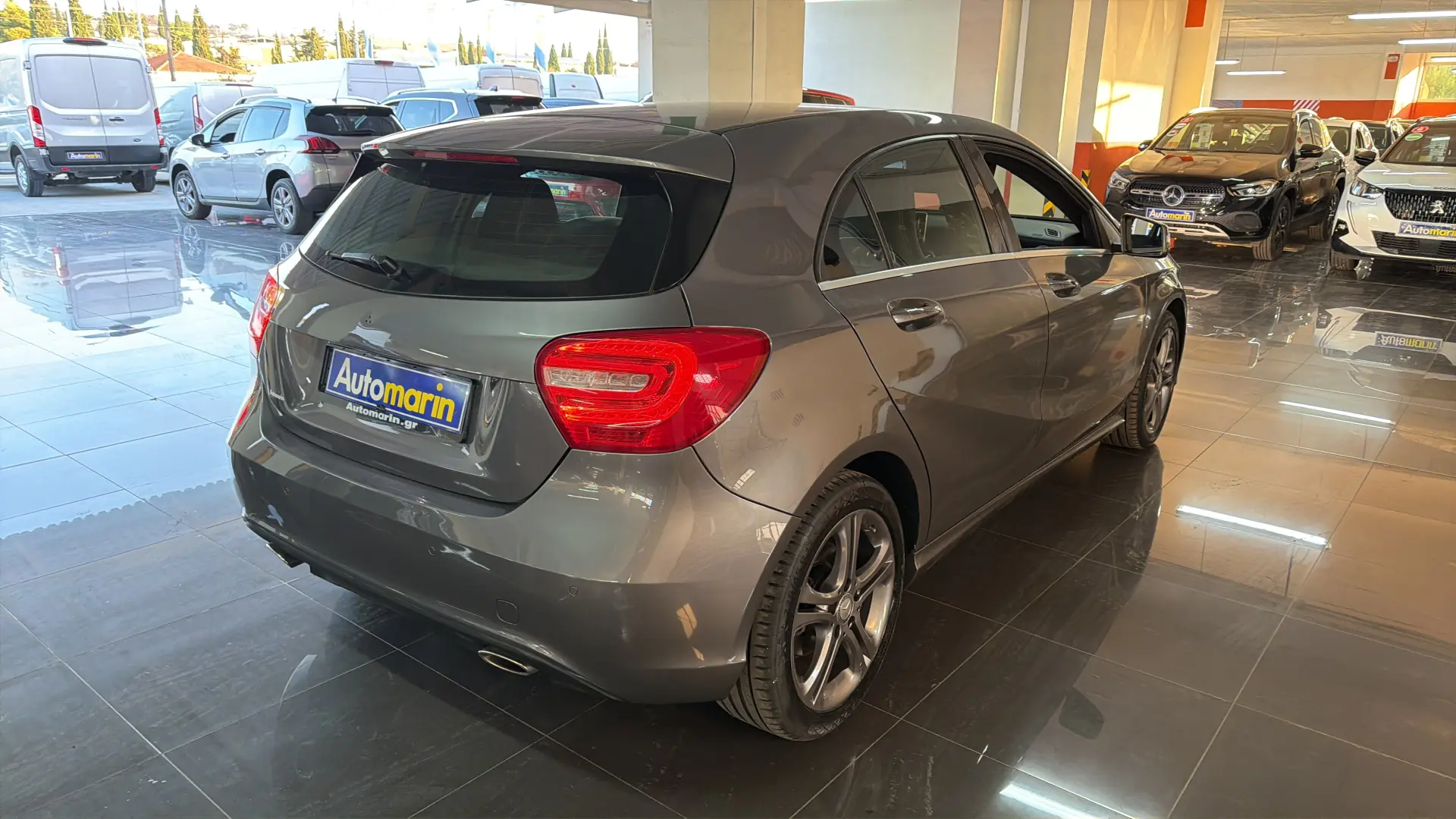 View 4 - Mercedes-Benz A 180 - 2014