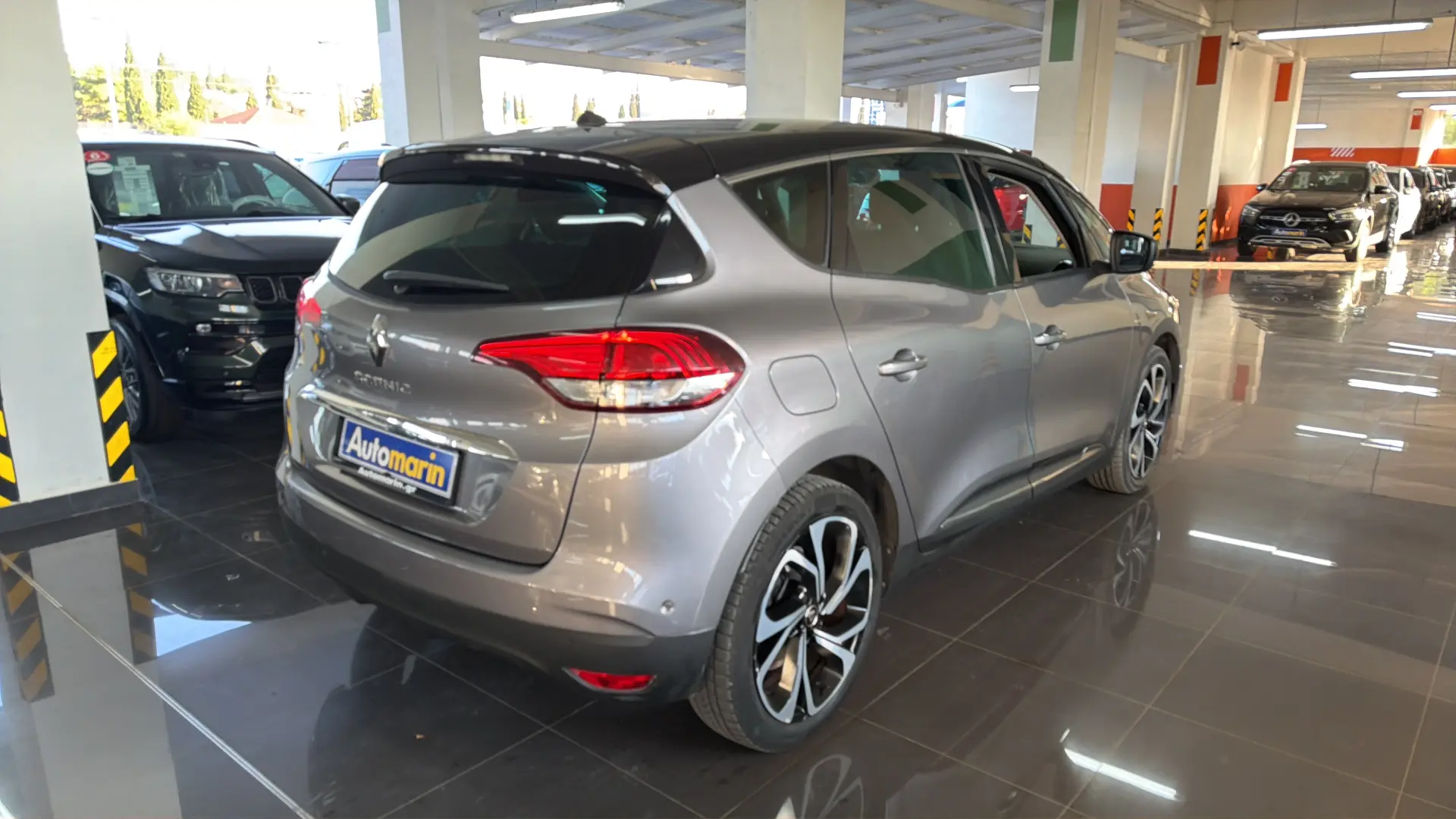 View 4 - Renault Scenic - 2017