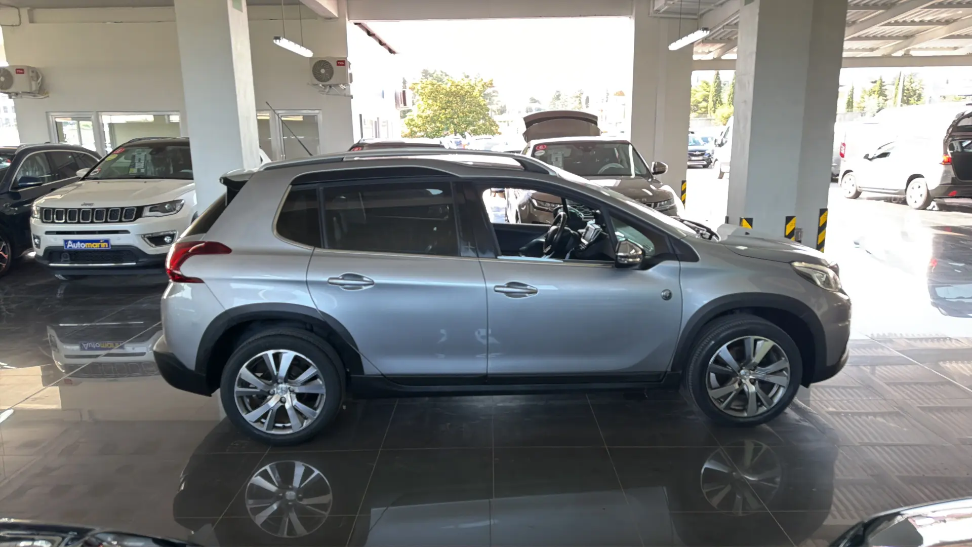 View 4 - Peugeot 2008 - 2017