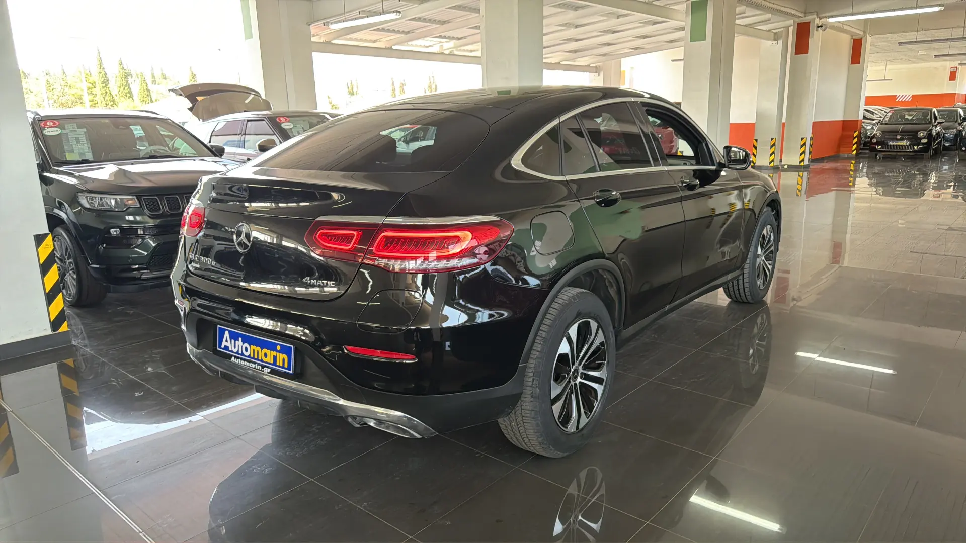 View 4 - Mercedes-Benz GLC 300 - 2023