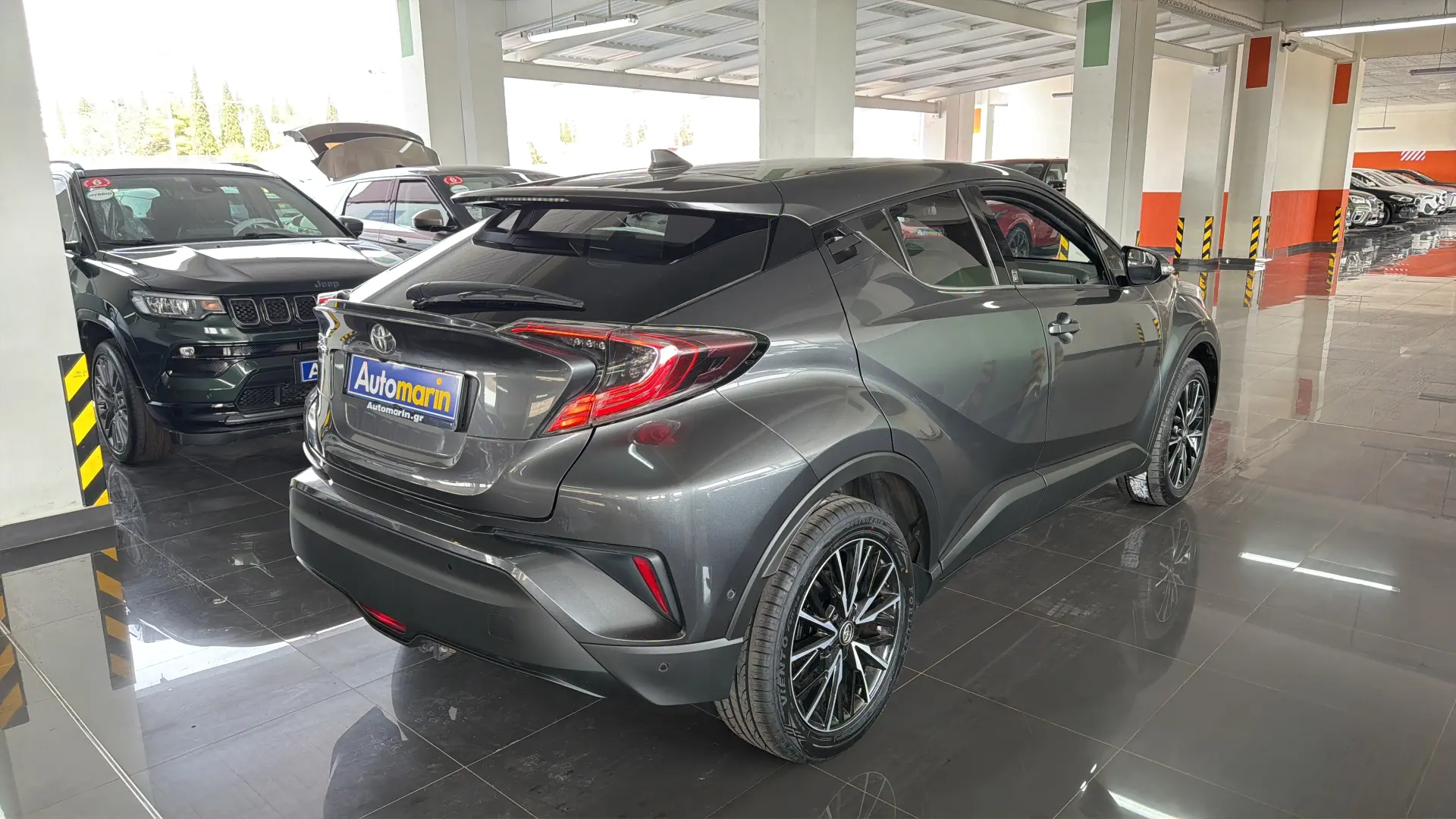 View 4 - Toyota C-HR - 2018