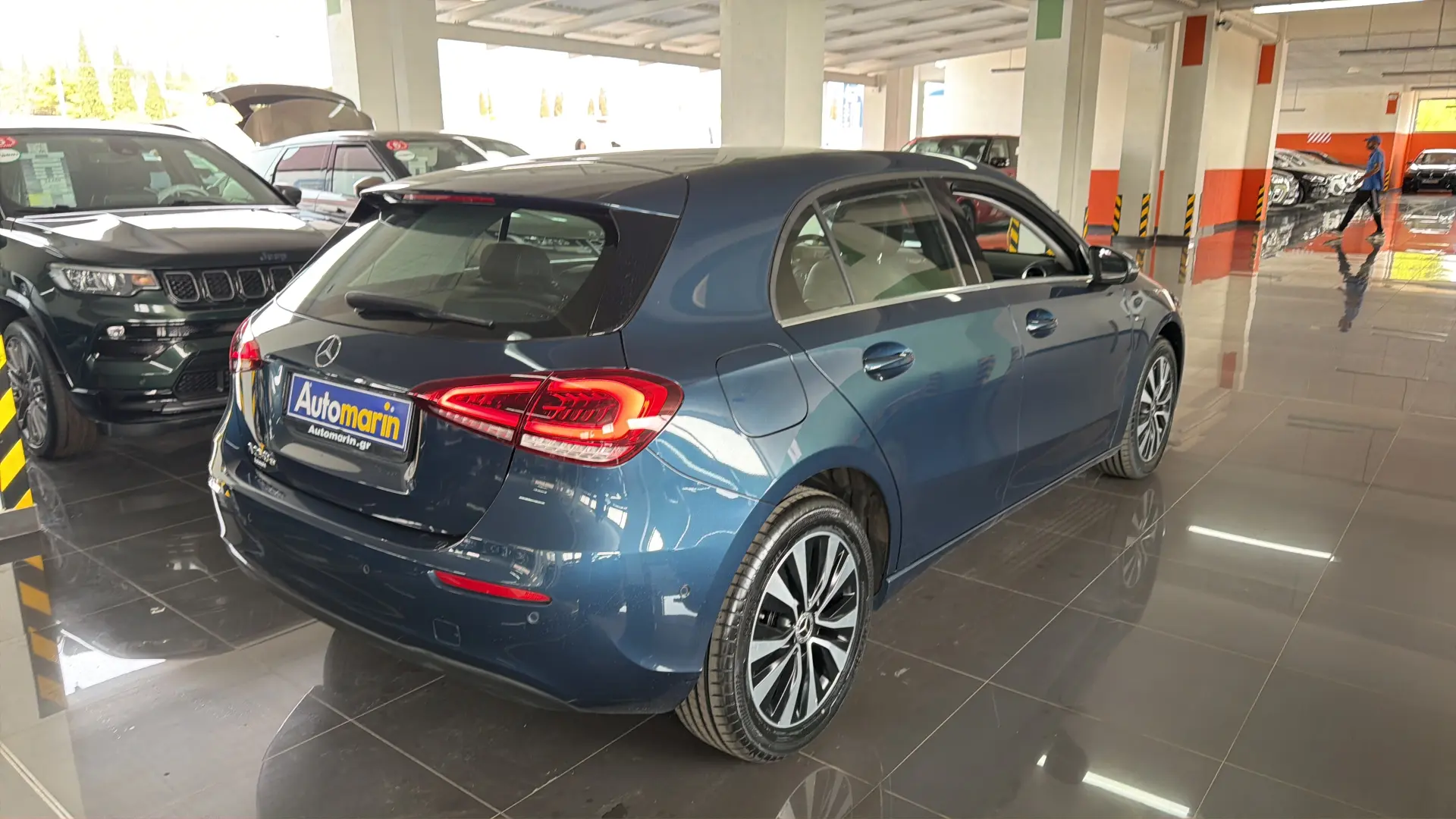 View 4 - Mercedes-Benz A 250 - 2021