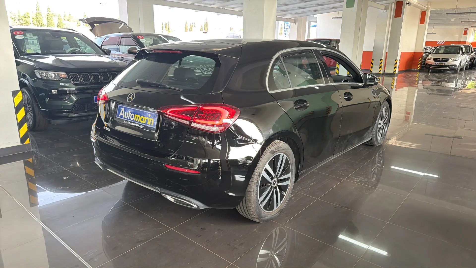 View 4 - Mercedes-Benz A 180 - 2022